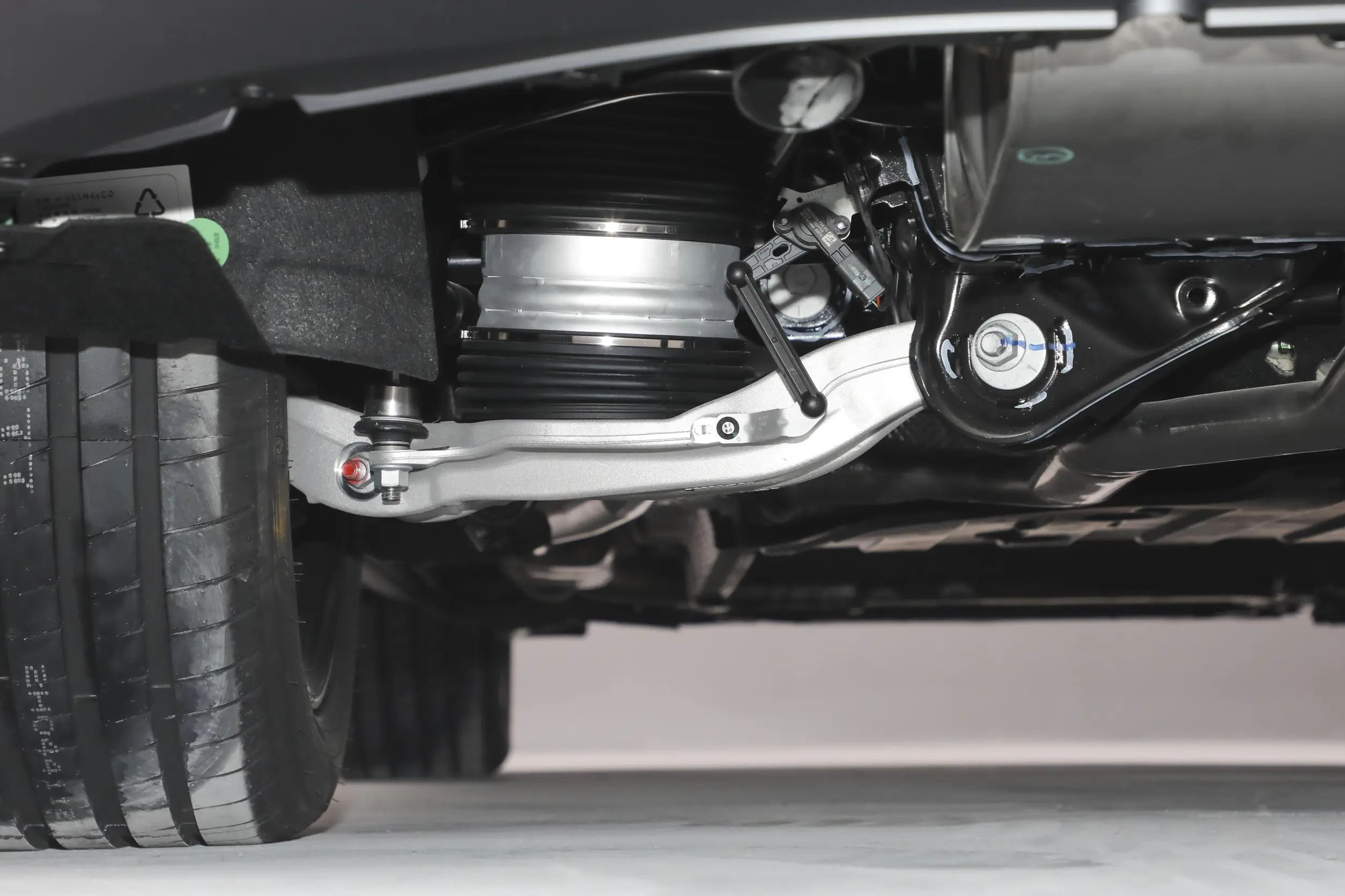 lynk-co-900-10
