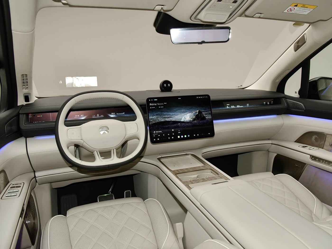 nio-es8-interior-white-5