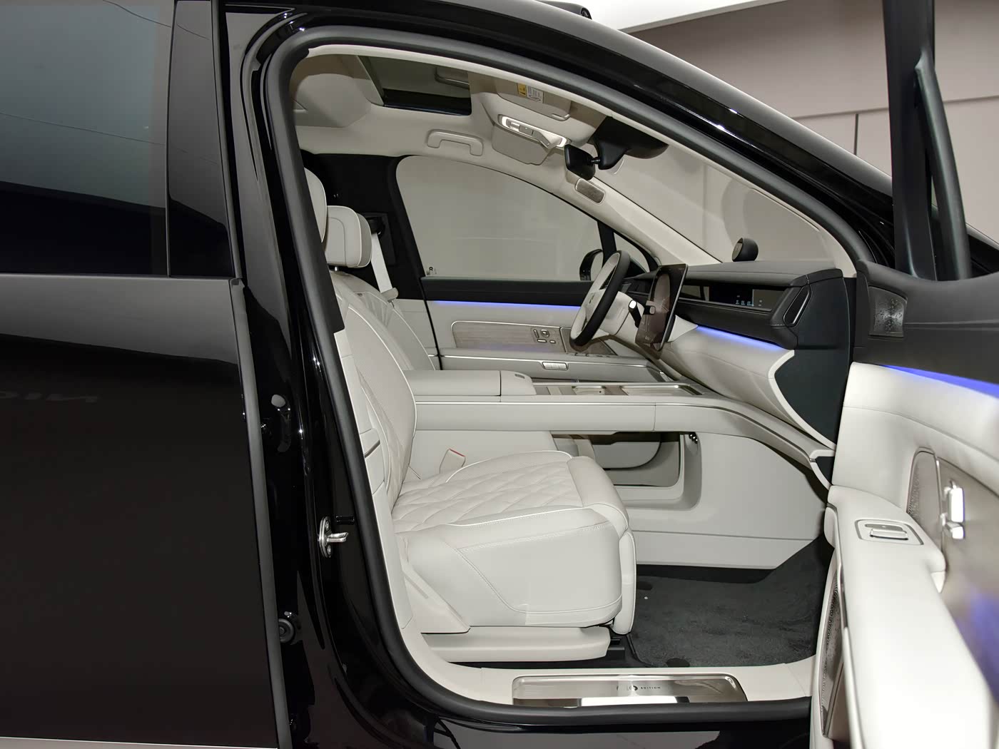 nio-es8-interior-white-6-seat-26