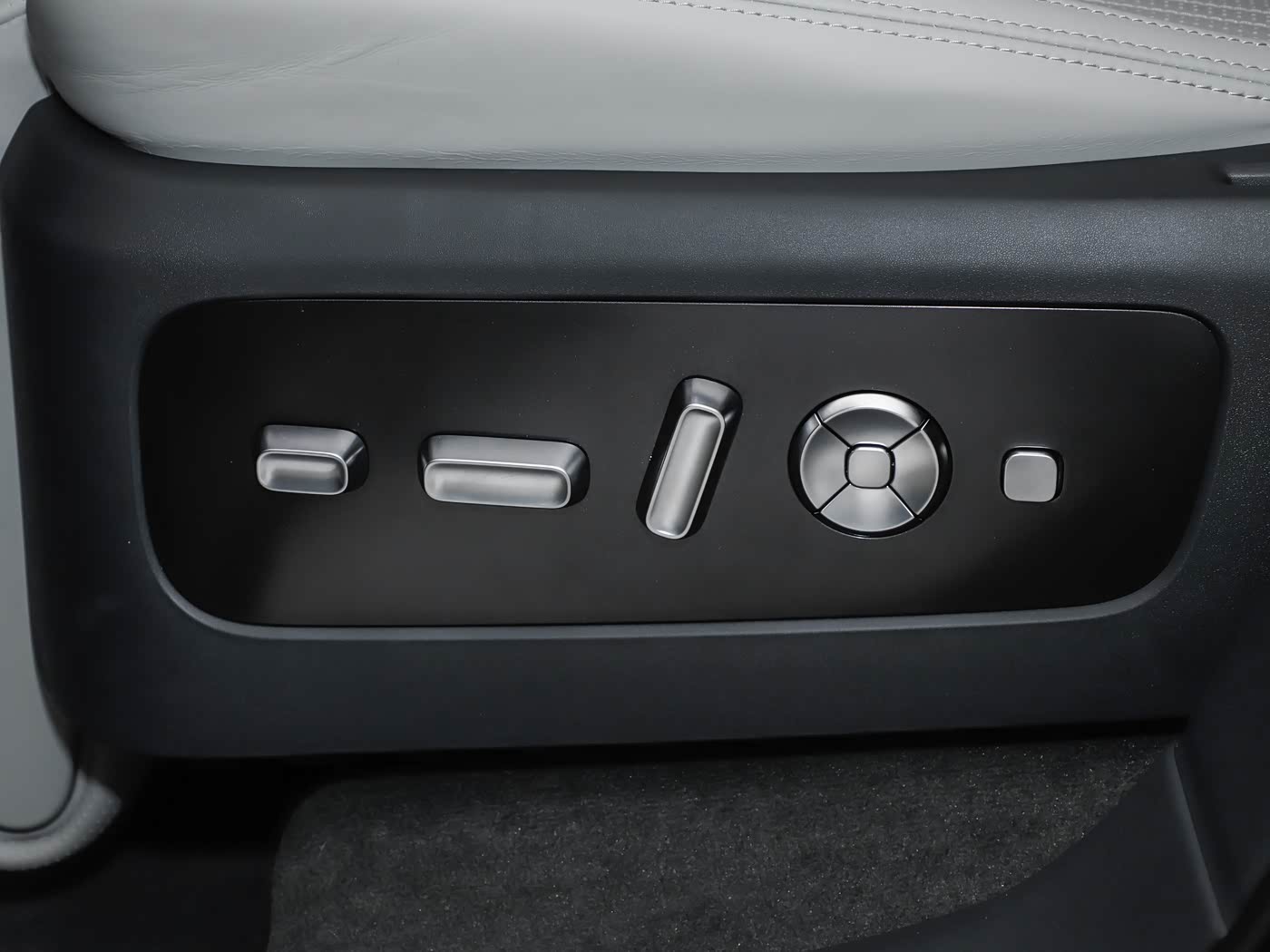 audi-ex7-interior-white-25