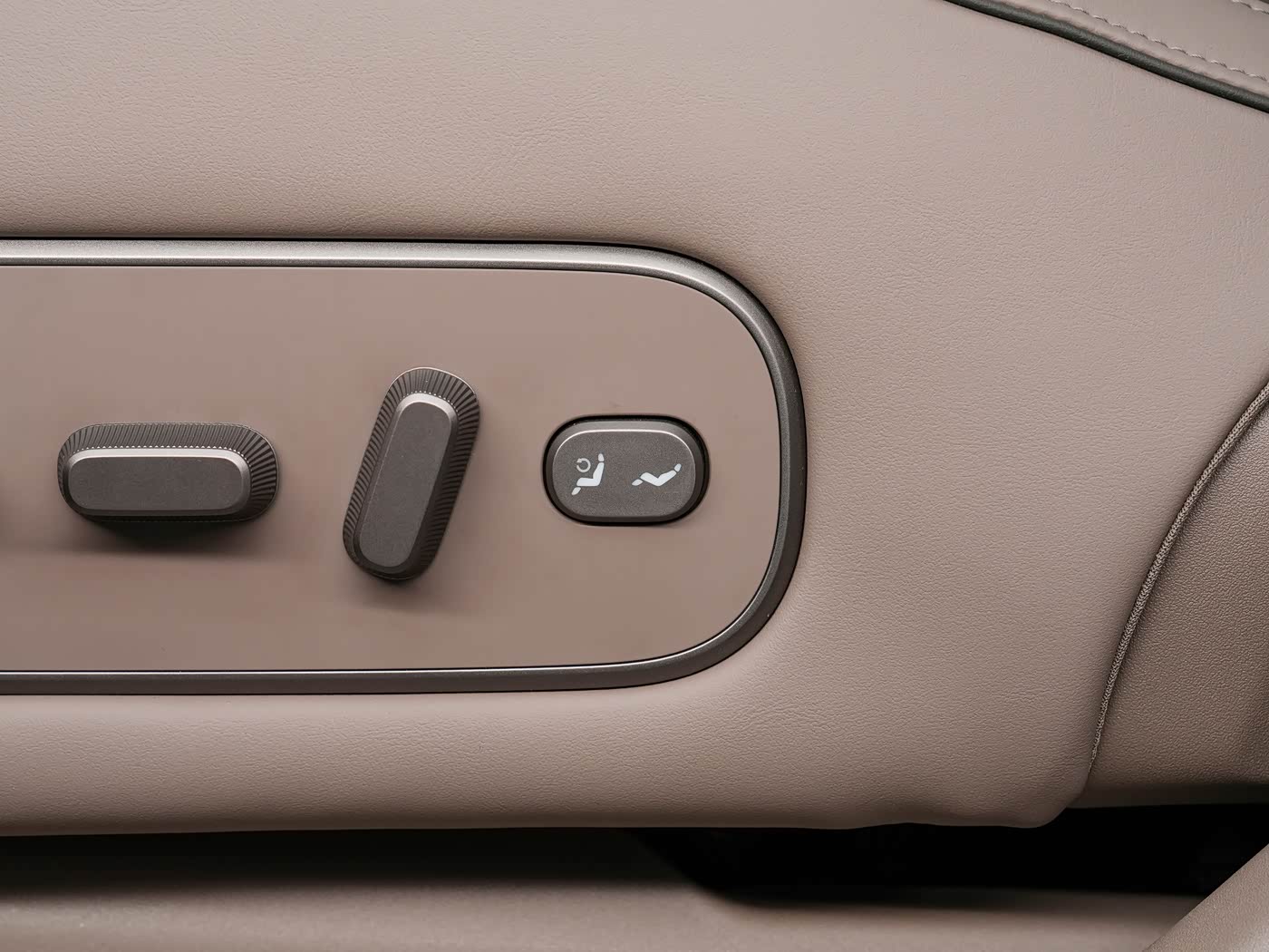 l9-livis-interior-brown-11