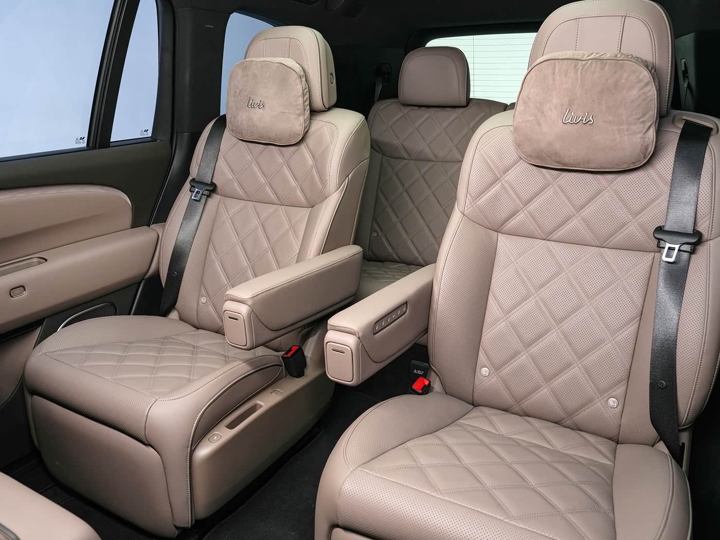l9-livis-interior-brown-16