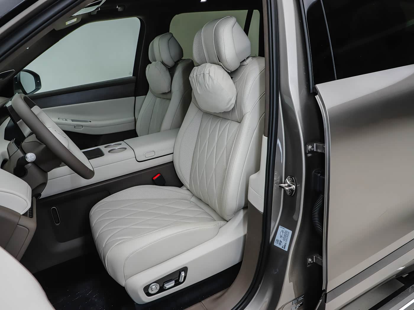 volkswagen-id-era-9x-interior-white-9