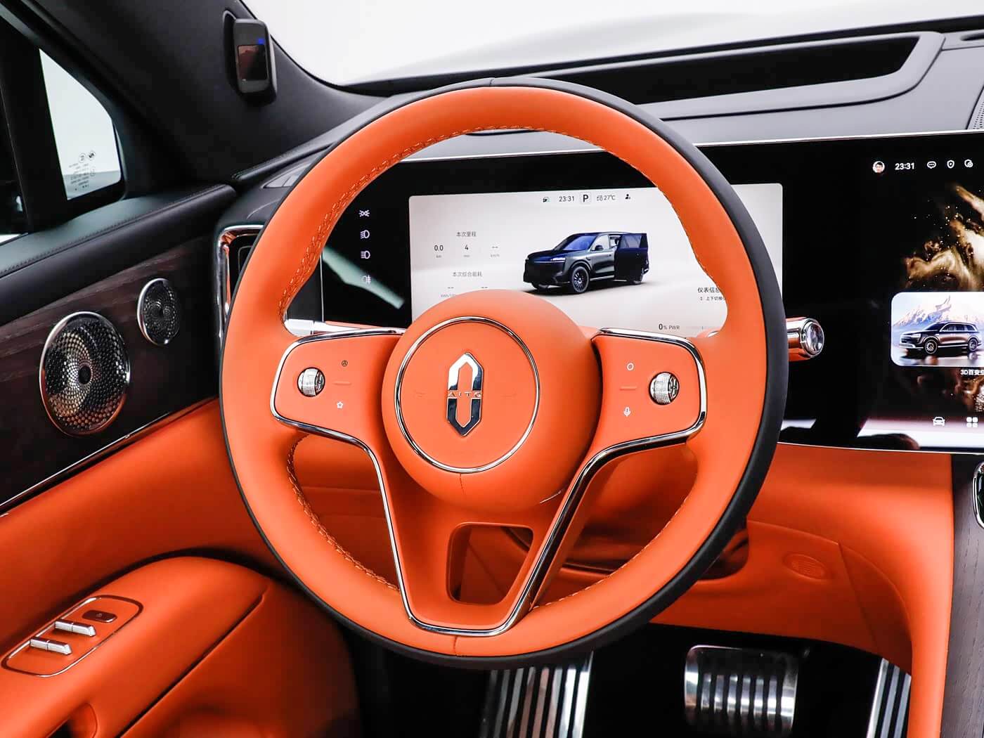 aito-m9-ultimate-interior-orange-6