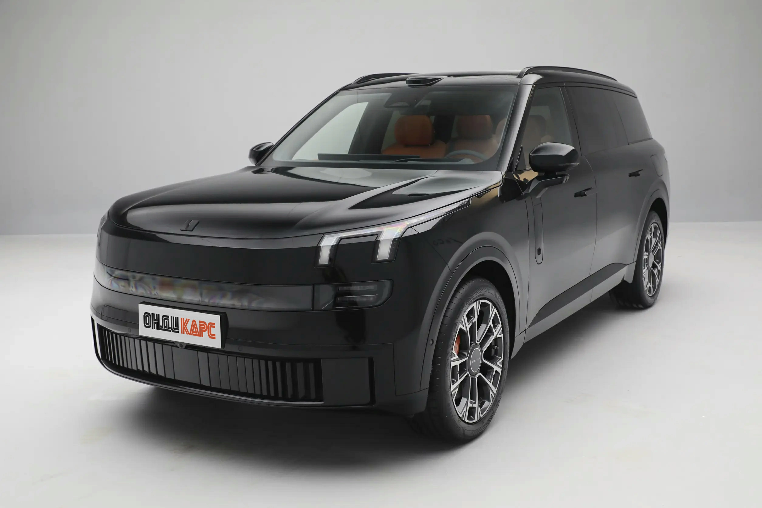 Lynk Co 900 черный
