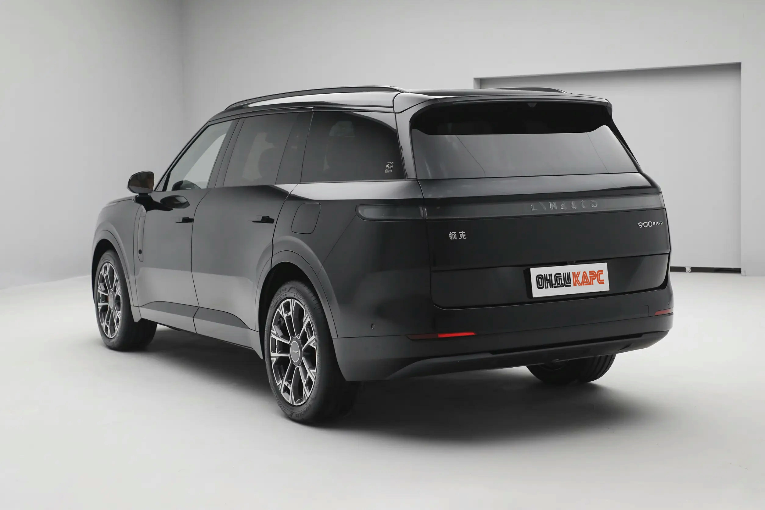 Lynk Co 900 черный