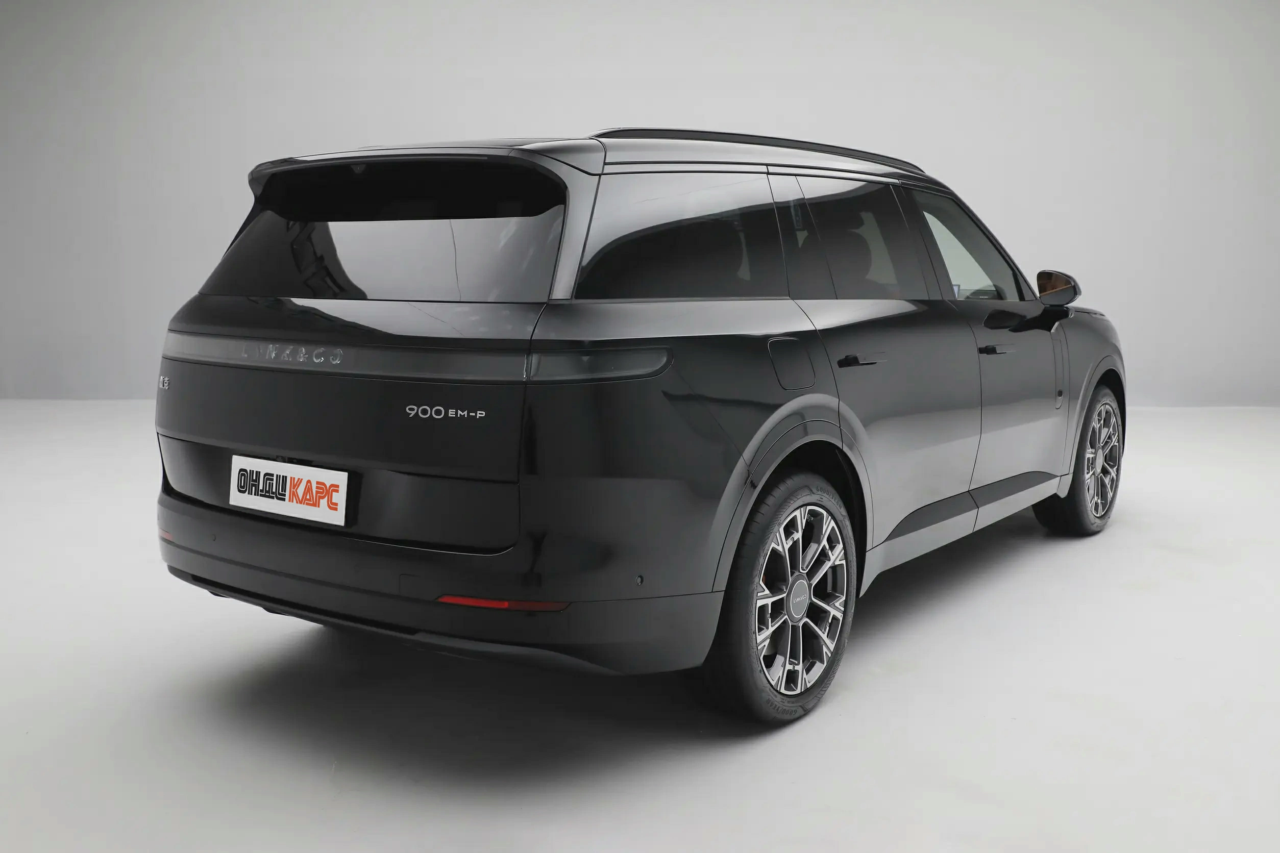 Lynk Co 900 черный