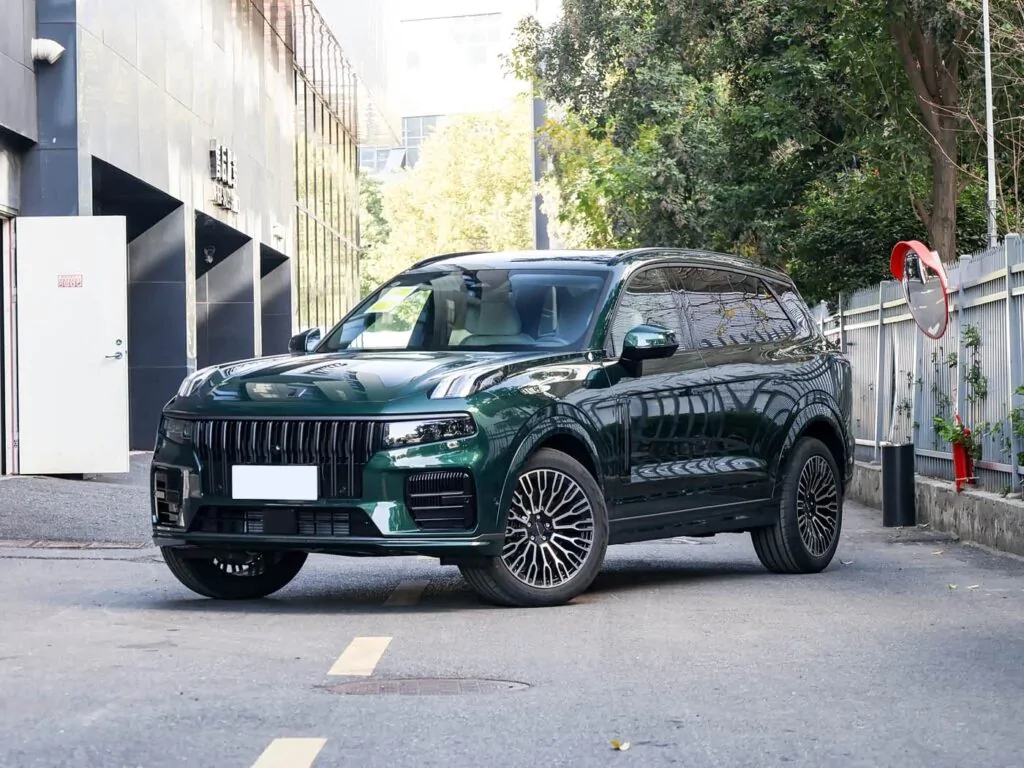 lynk-co-09-ultra-body-color-green-1