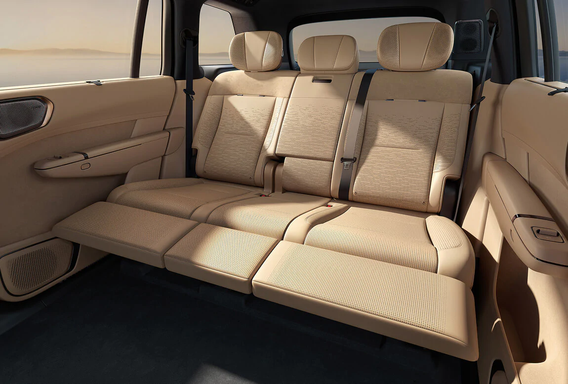 lynk-co-900-04