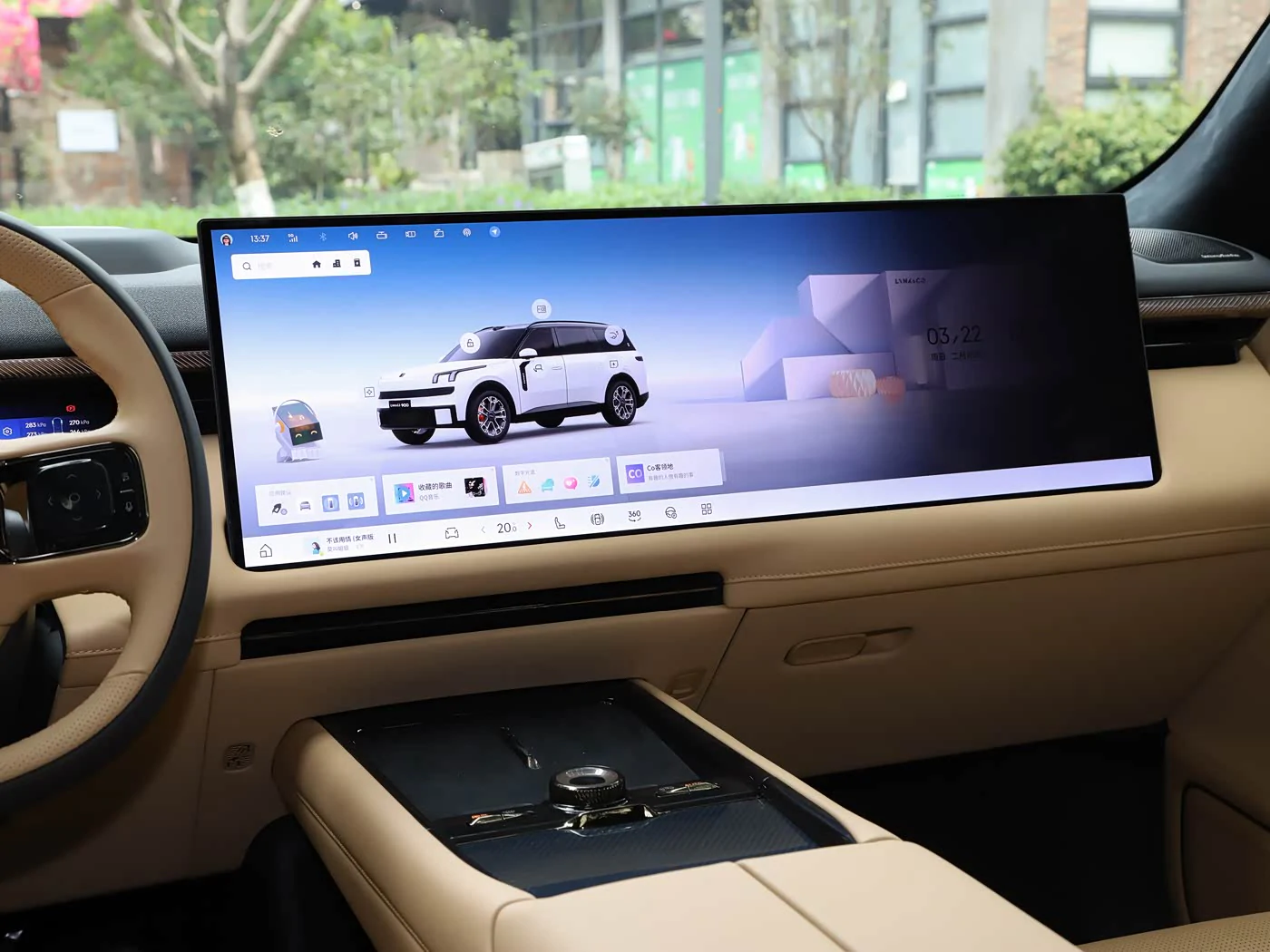 lynk-co-900-interior-brown-9
