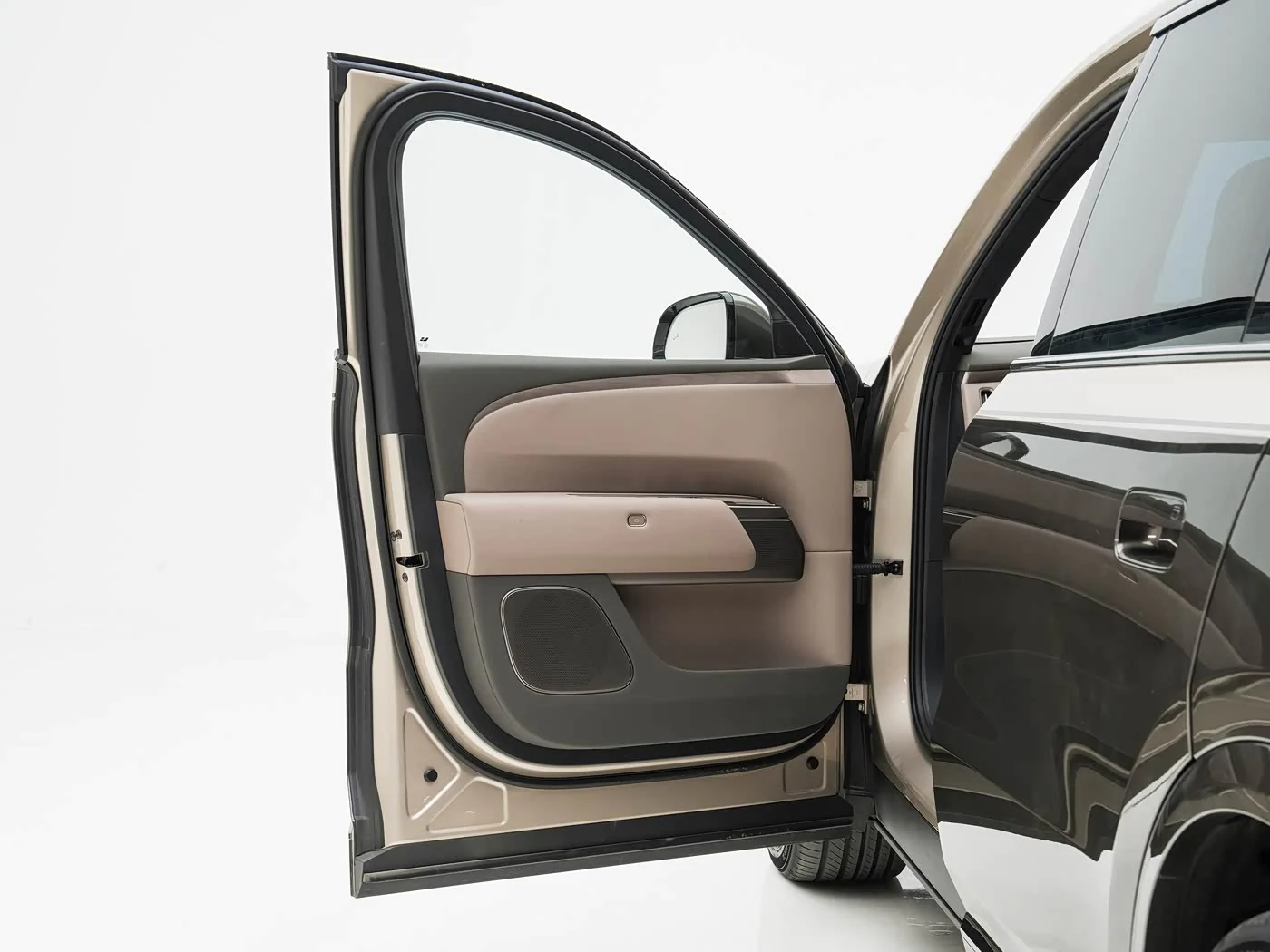 l9-livis-interior-brown-12