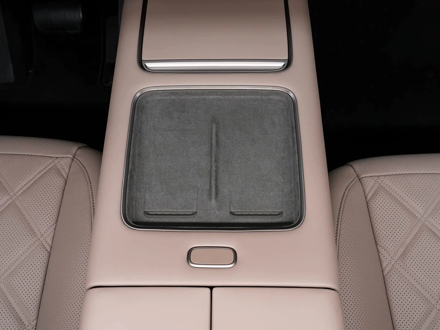 l9-livis-interior-brown-4