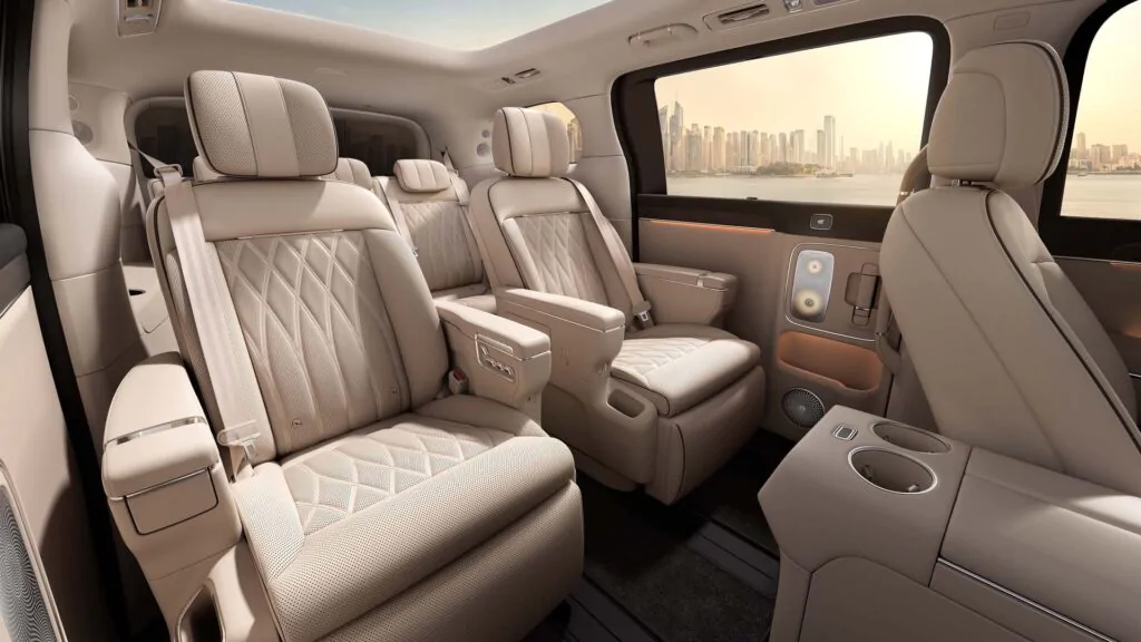 Luxeed-V9-interior-2