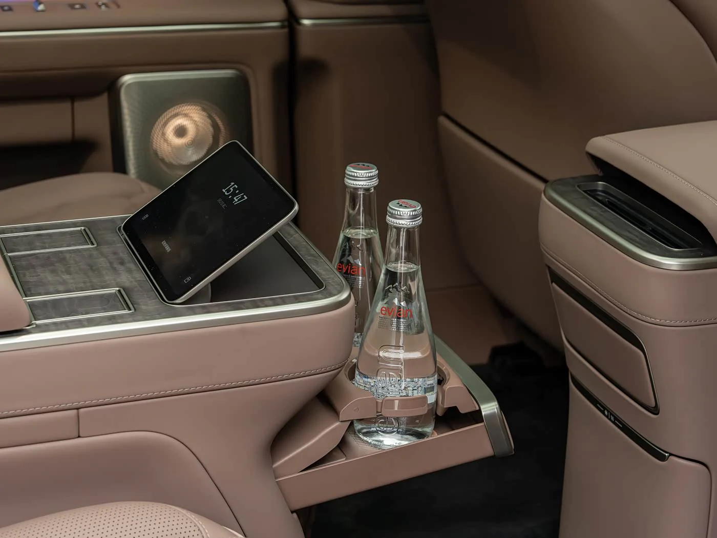 nio-es9-interior-brown-06