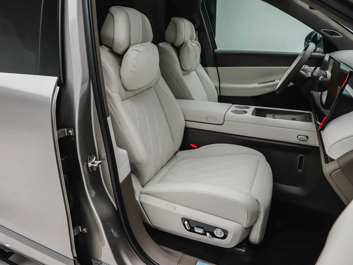 volkswagen-id-era-9x-interior-white-23