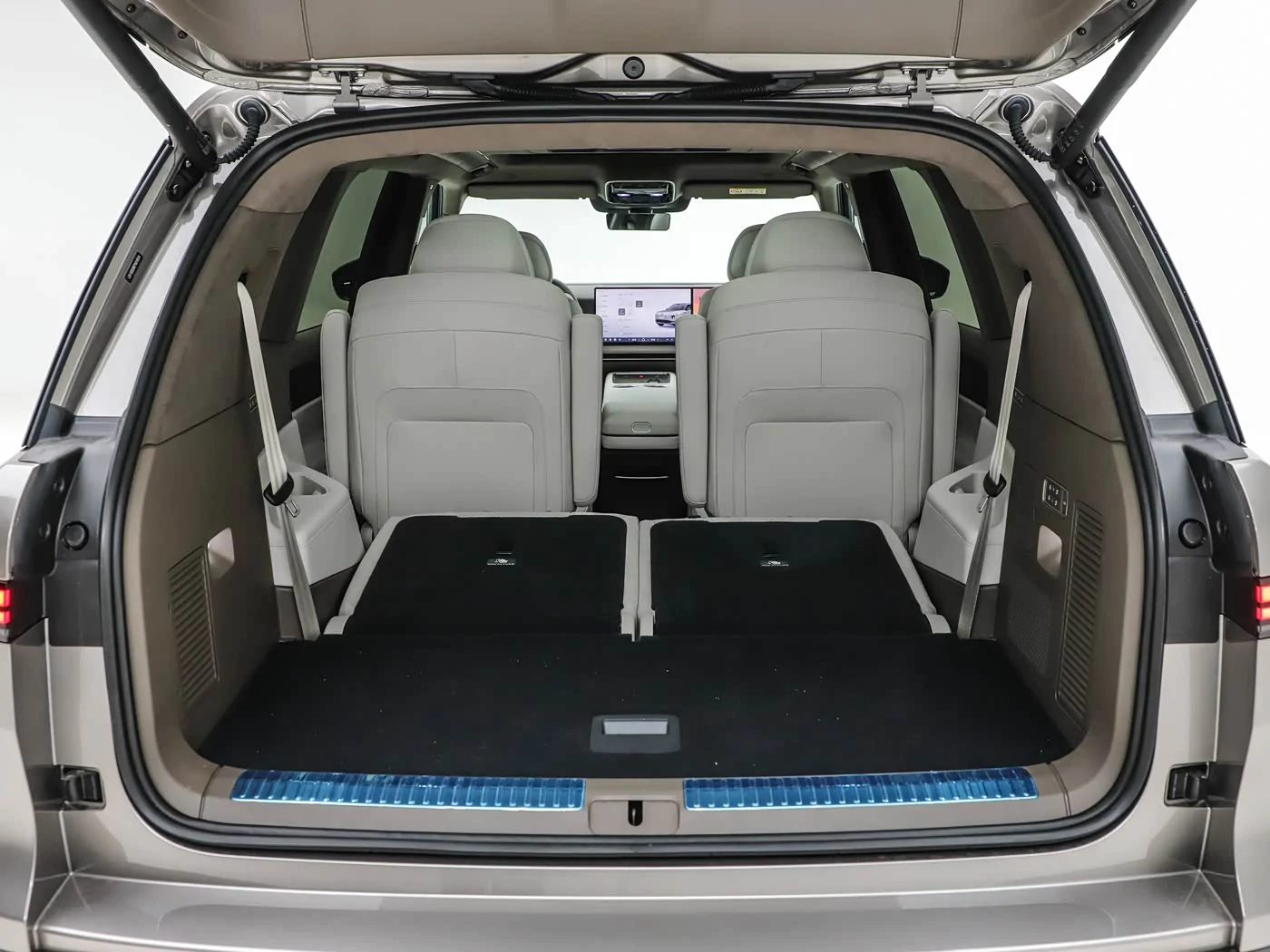 volkswagen-id-era-9x-interior-white-29