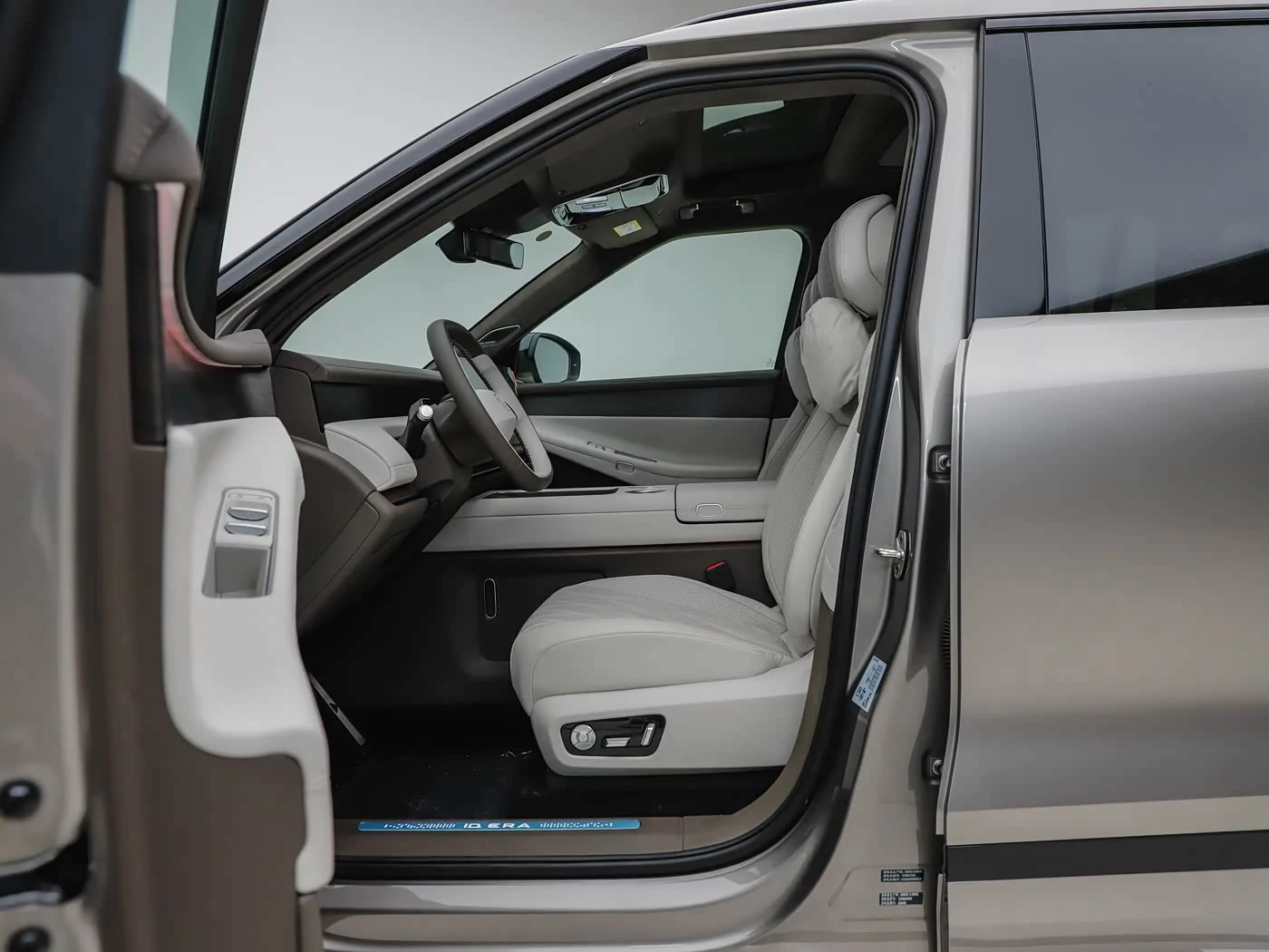 volkswagen-id-era-9x-interior-white-8