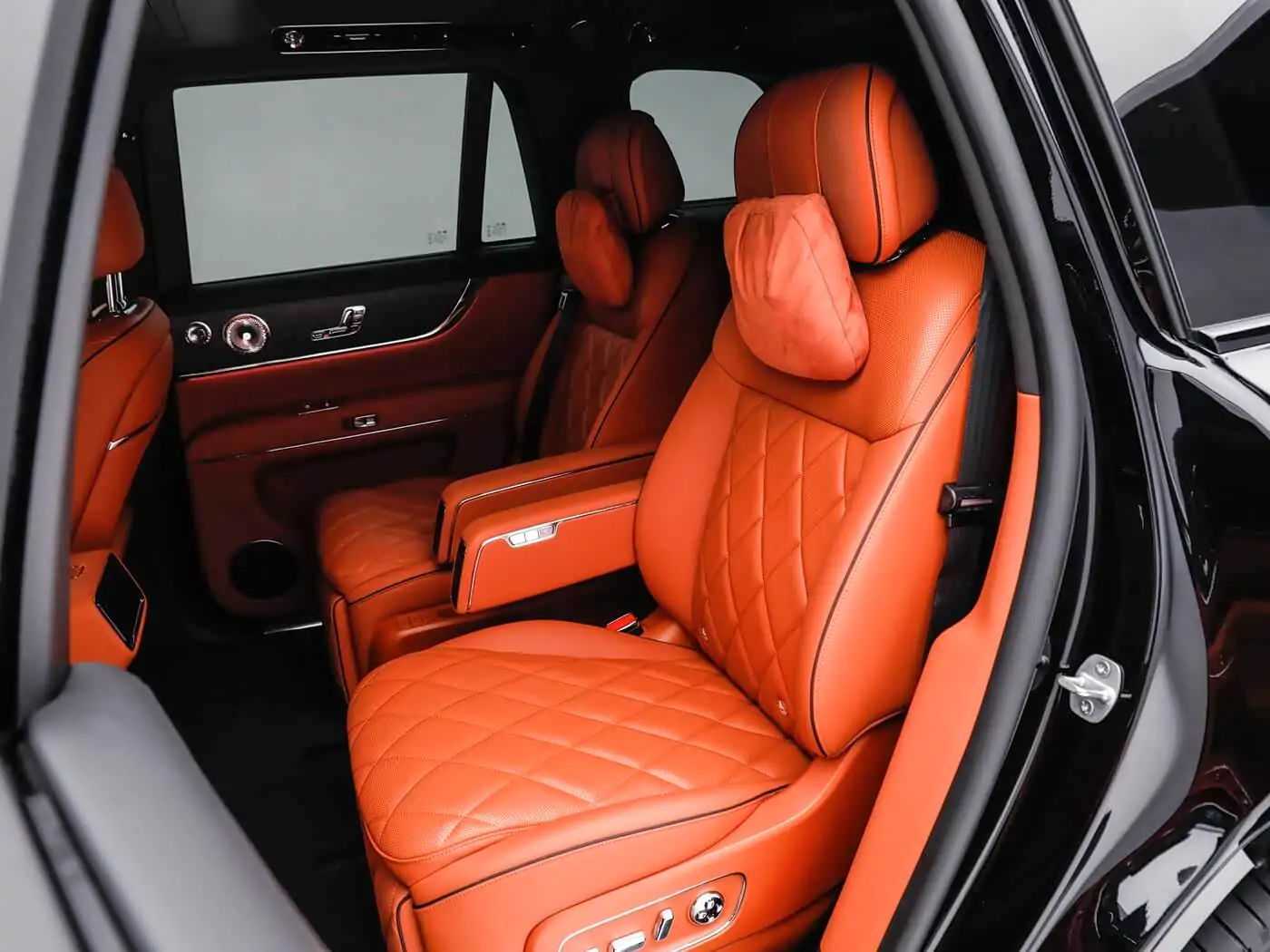 aito-m9-ultimate-interior-orange-12
