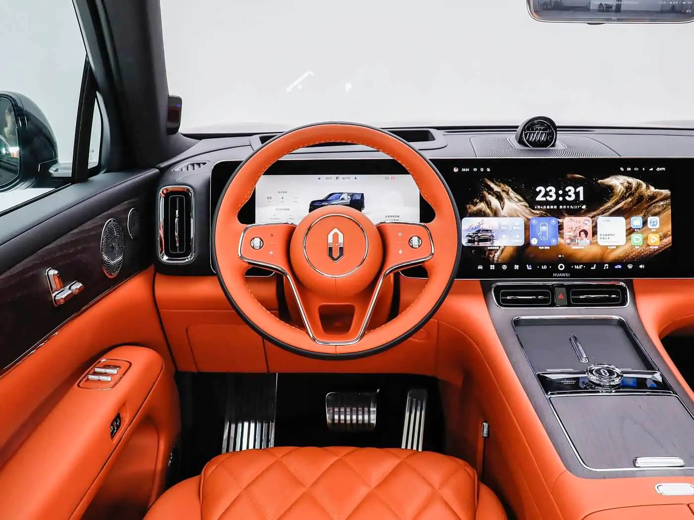 aito-m9-ultimate-interior-orange-2