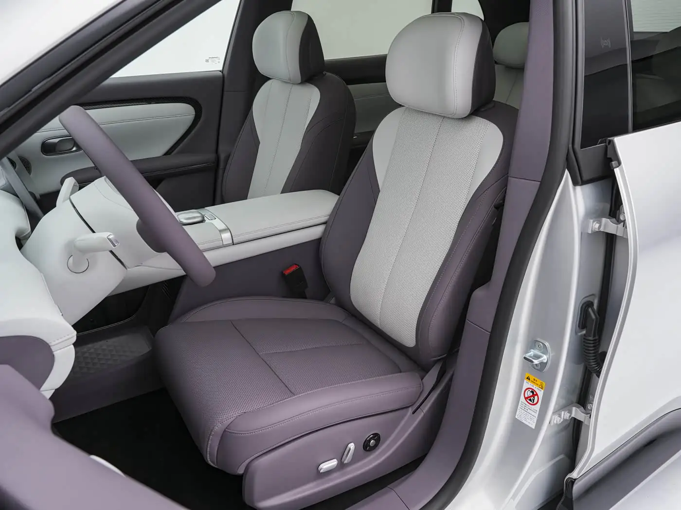 changan-qiyuan-q06-interior-purple-7