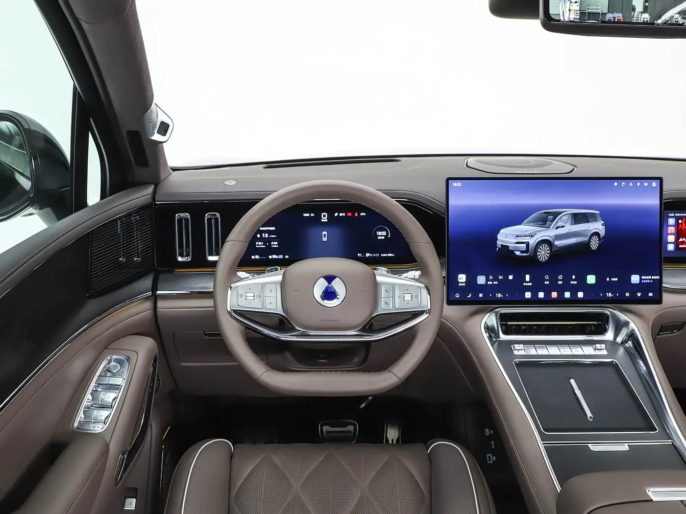 denza-n9-interior-2