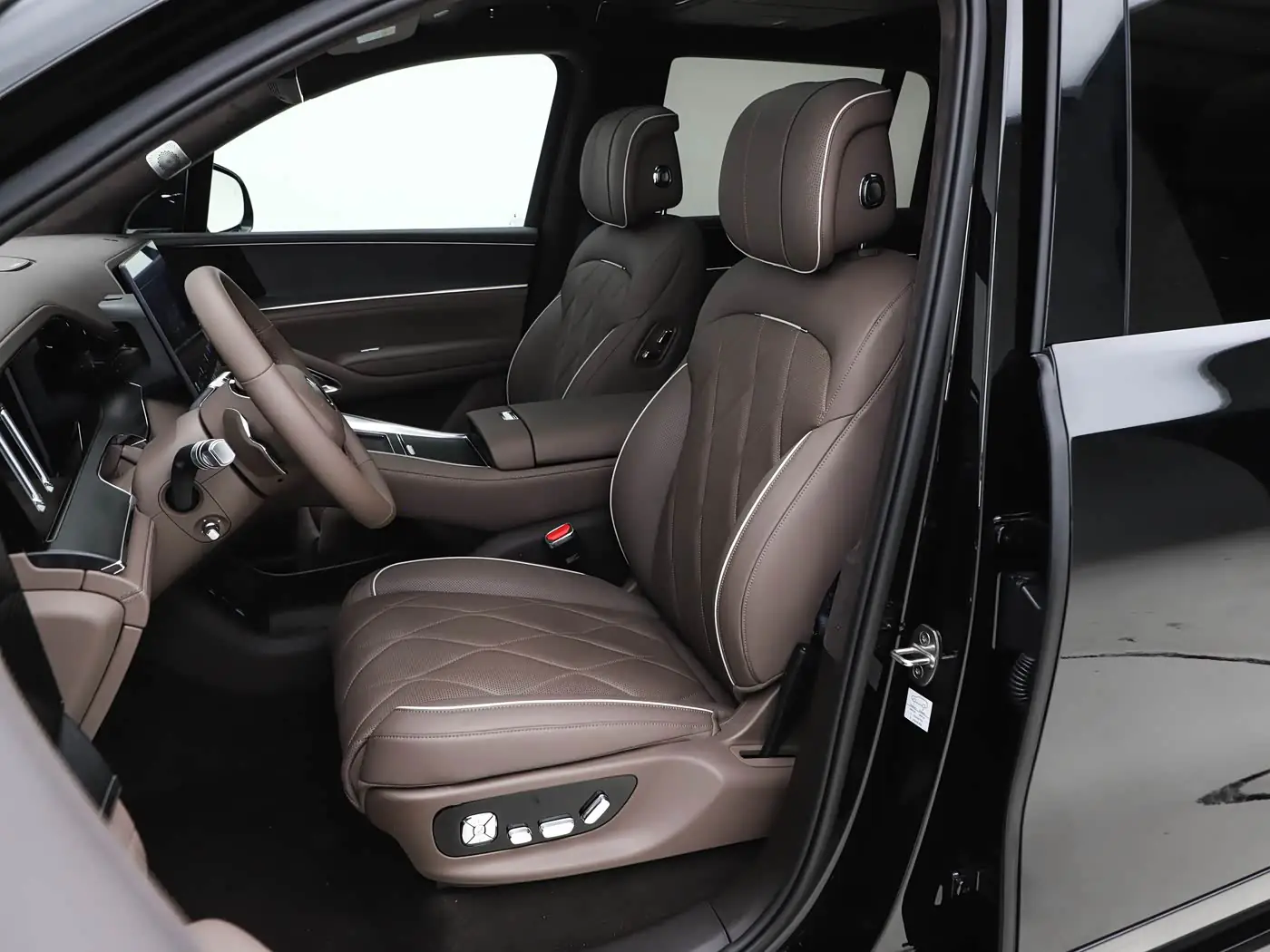 denza-n9-interior-9