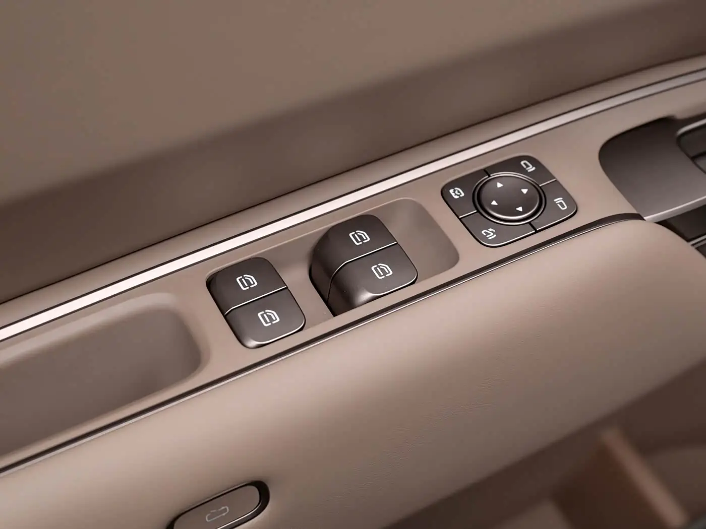 lixiang-l8-livis-interior-foto-brown-11