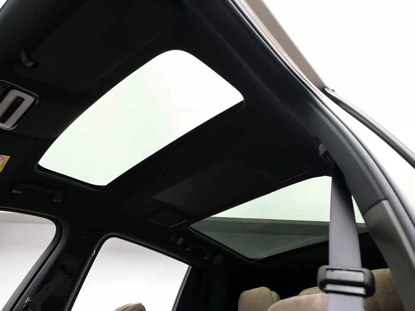 lixiang-l8-livis-interior-foto-brown-24