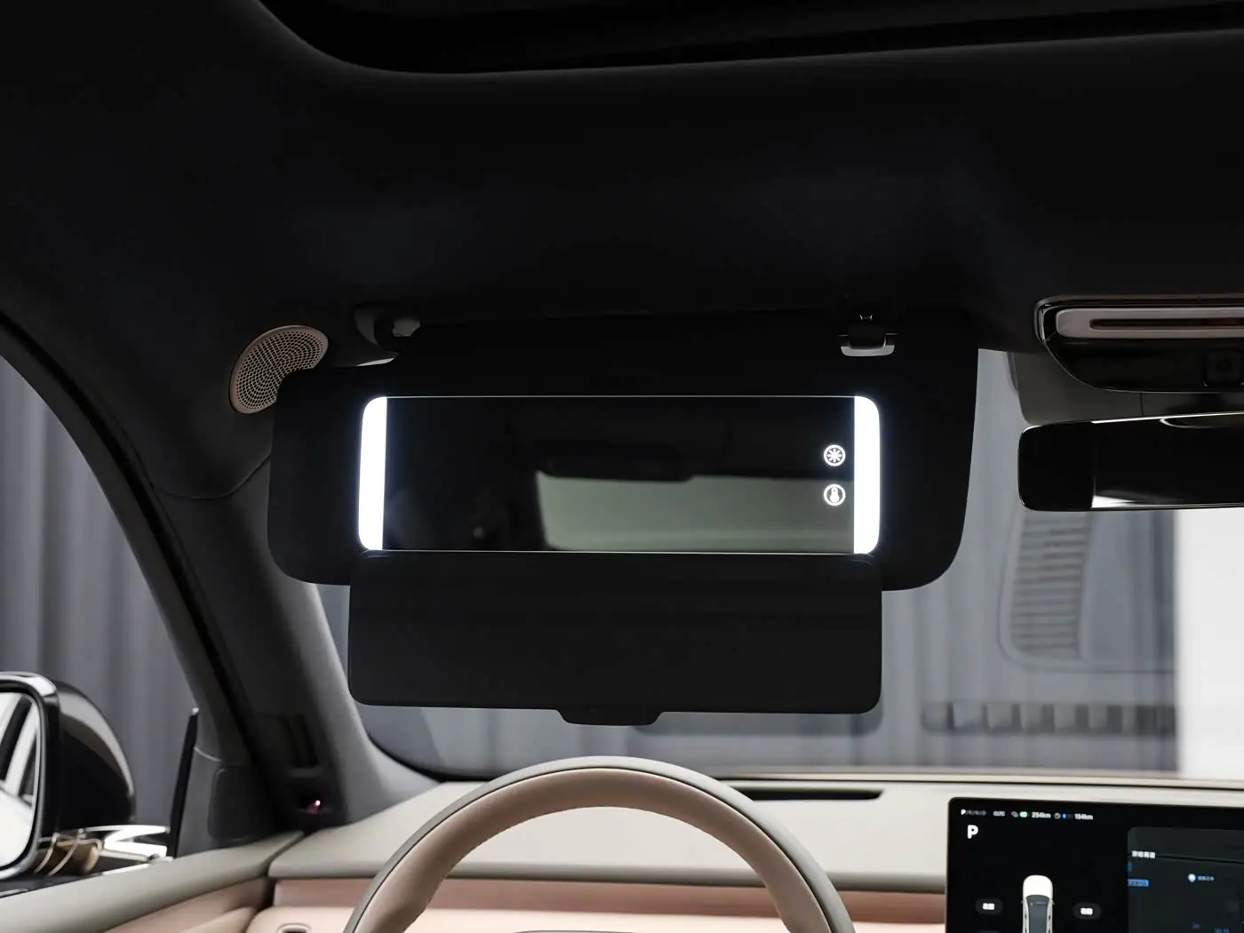 lixiang-l8-livis-interior-foto-brown-25