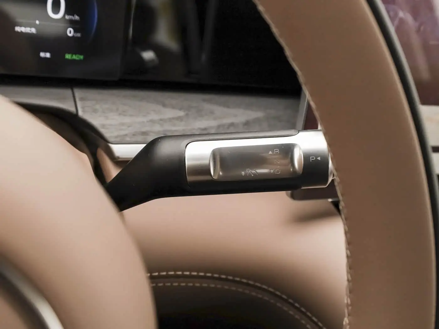 wuling-starlight-l-interior-brown-13