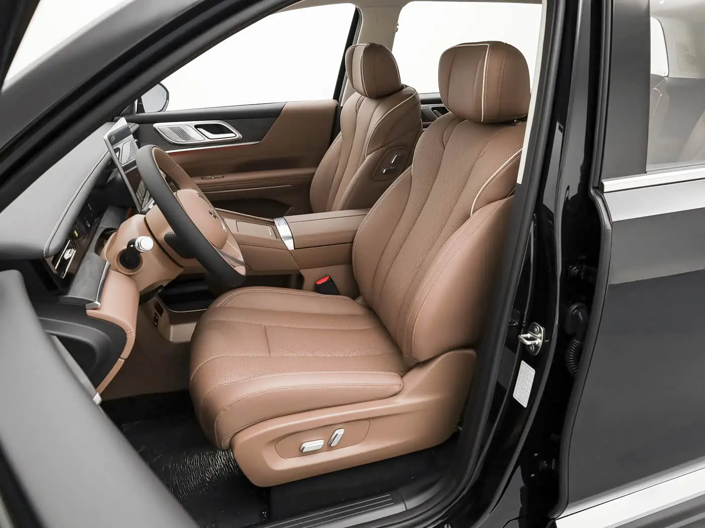 wuling-starlight-l-interior-brown-18