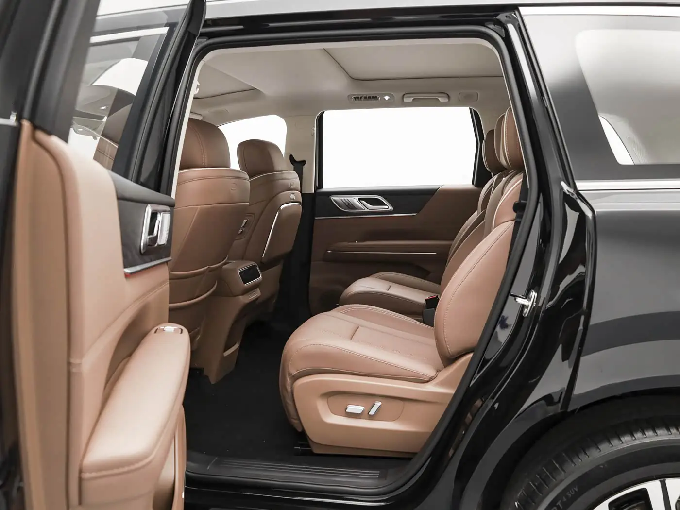wuling-starlight-l-interior-brown-24