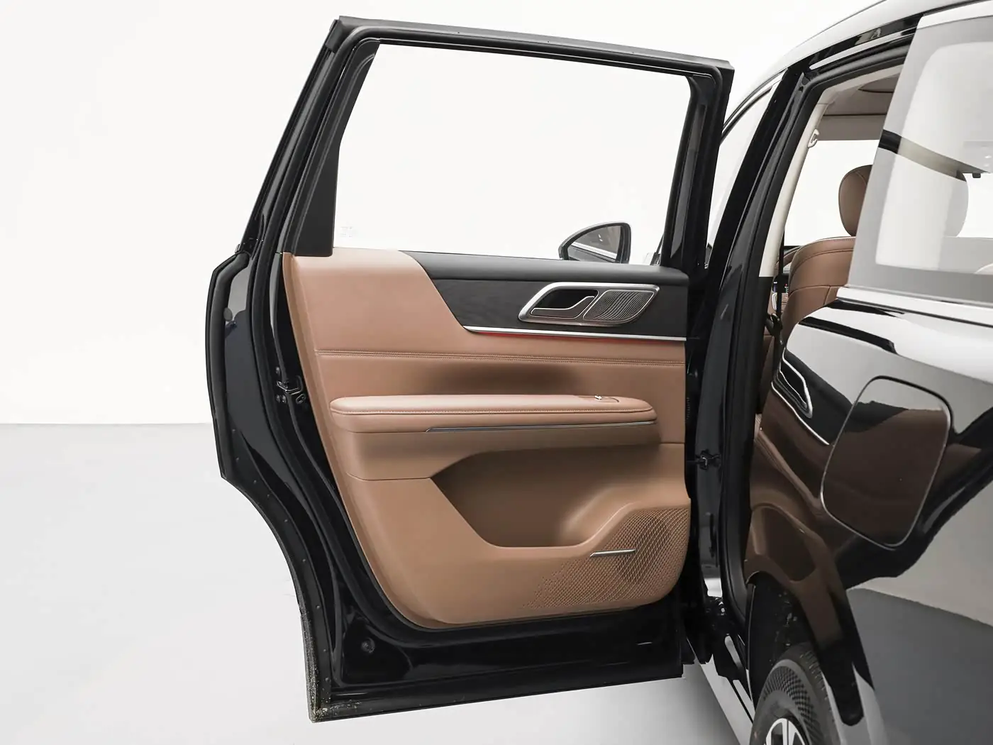 wuling-starlight-l-interior-brown-26