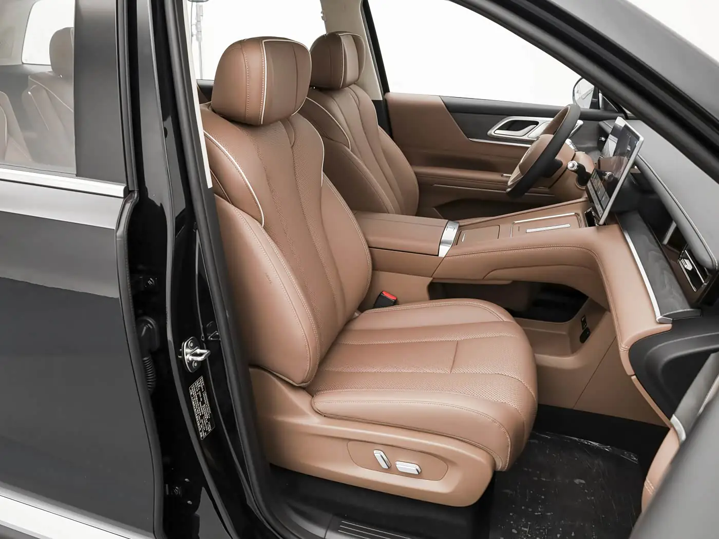 wuling-starlight-l-interior-brown-33