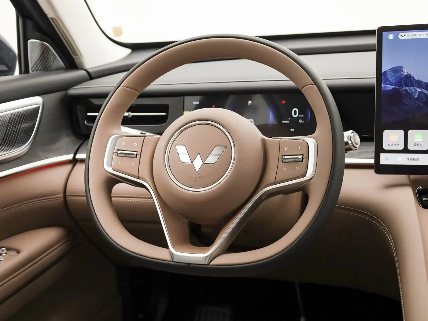 wuling-starlight-l-interior-brown-7