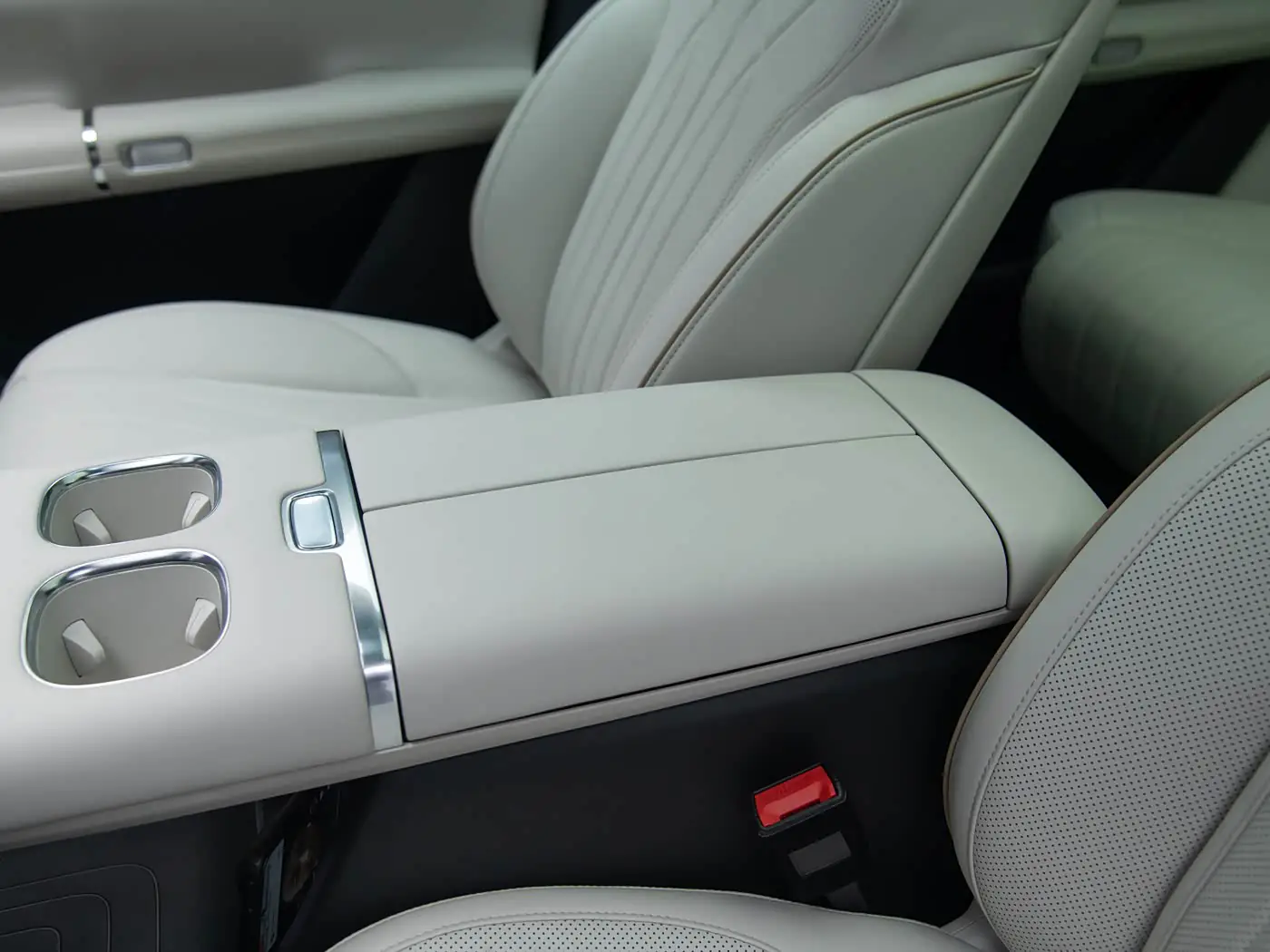 changan-qiyuan-q07-interior-white-14
