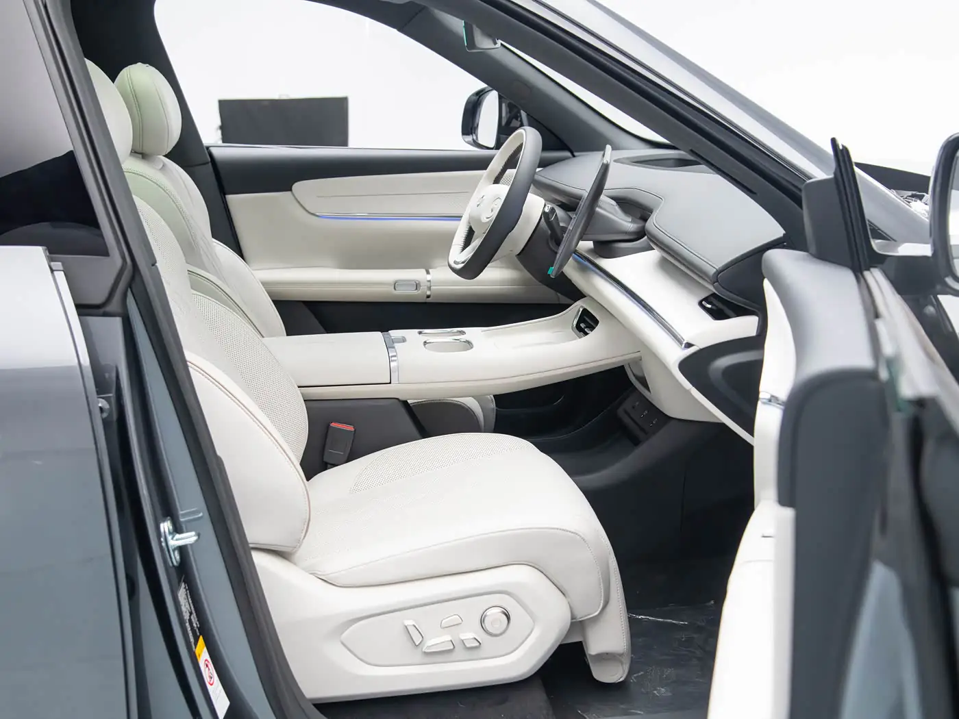 changan-qiyuan-q07-interior-white-21