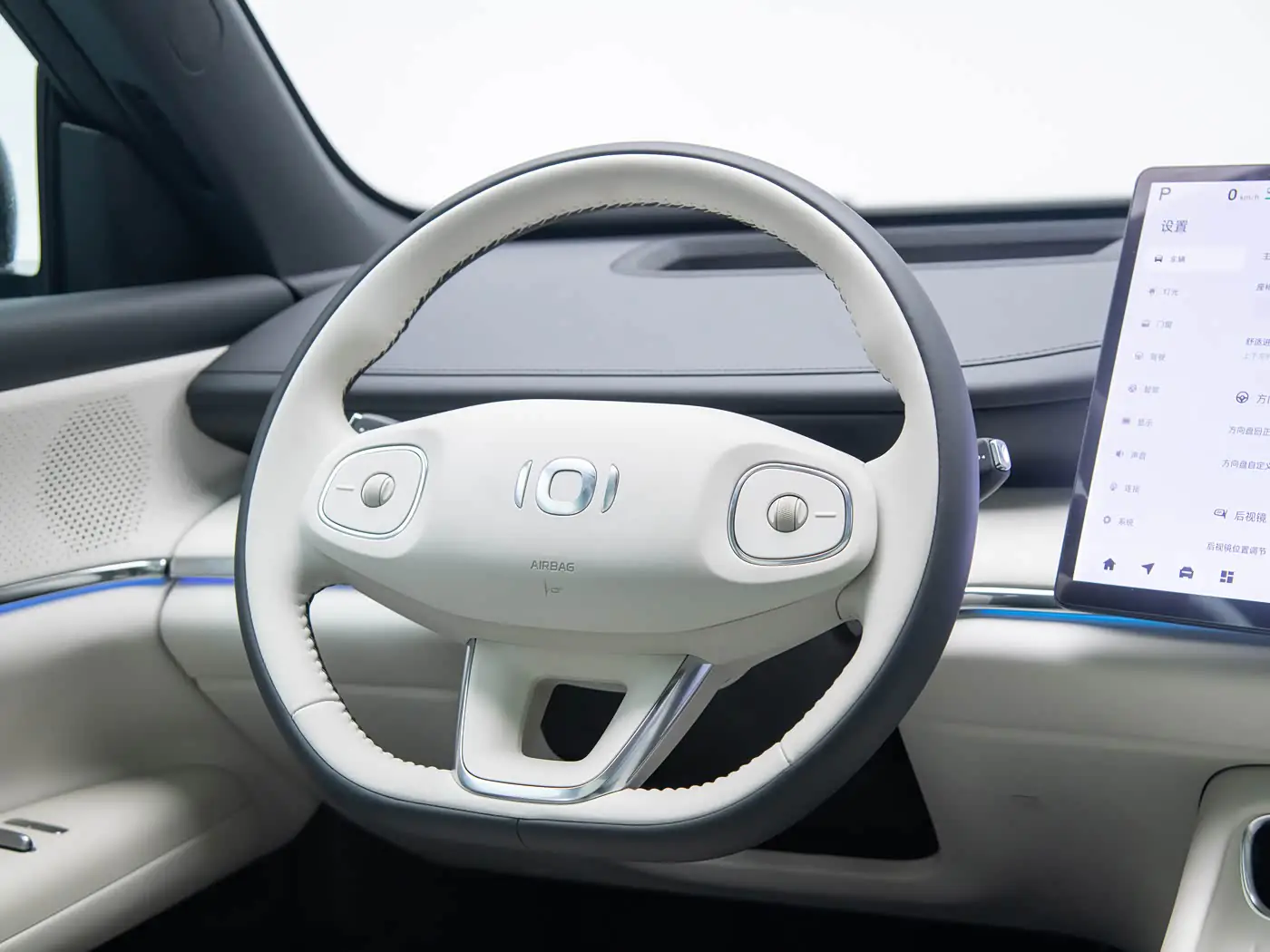 changan-qiyuan-q07-interior-white-6