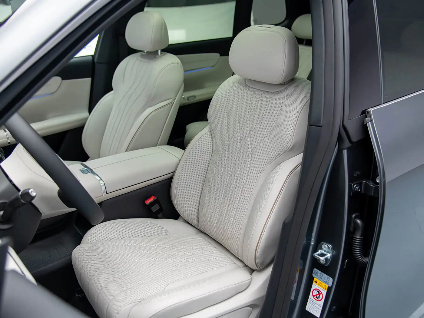 changan-qiyuan-q07-interior-white-9