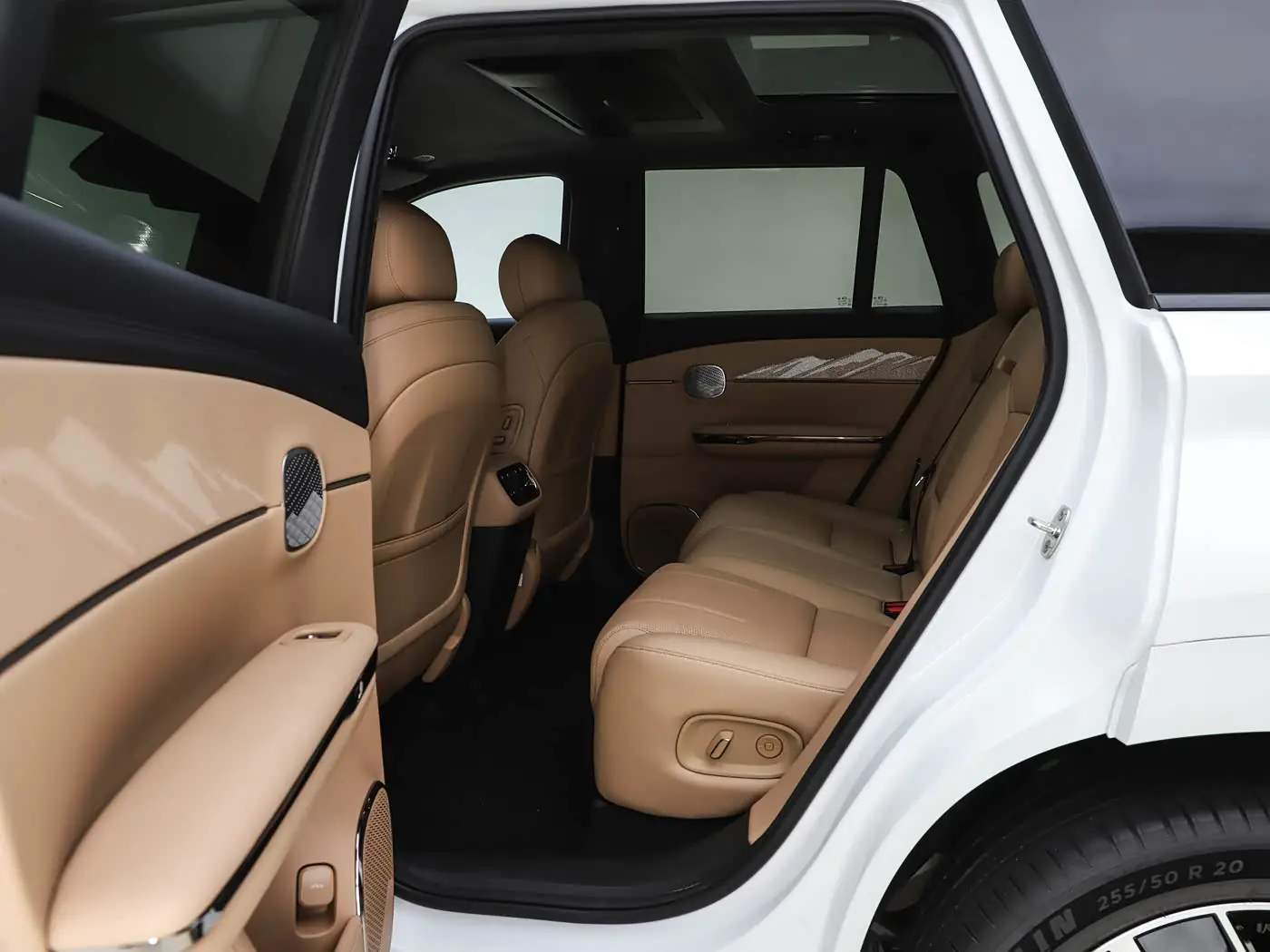 gac-s7-interior-brown-15