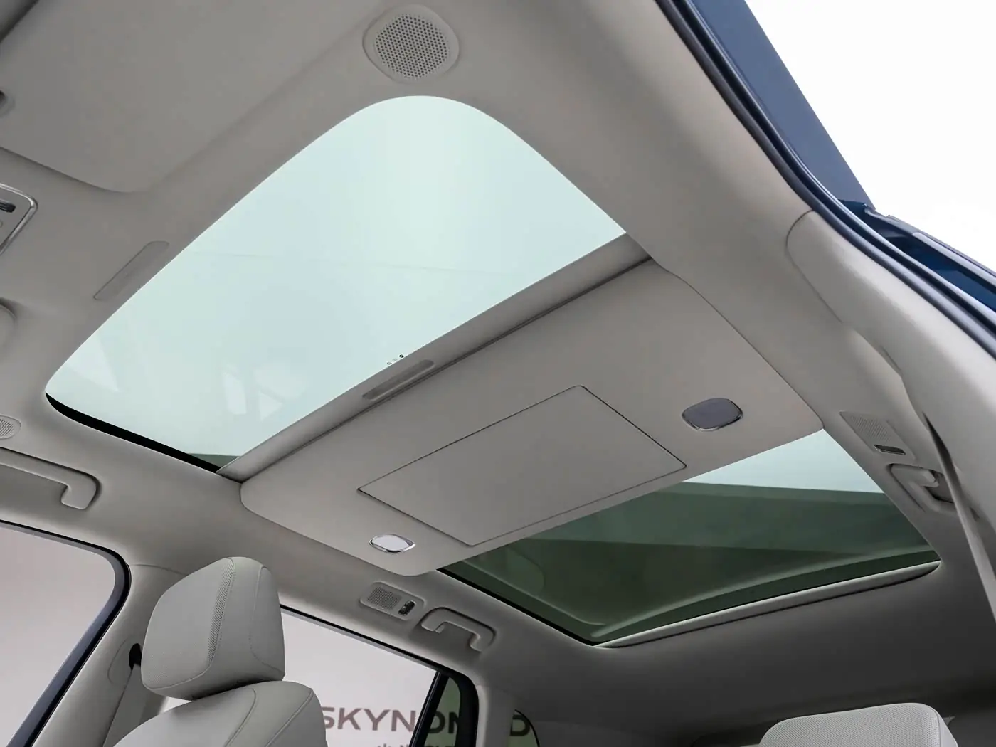 sky-nomad-n70-interior-white-28