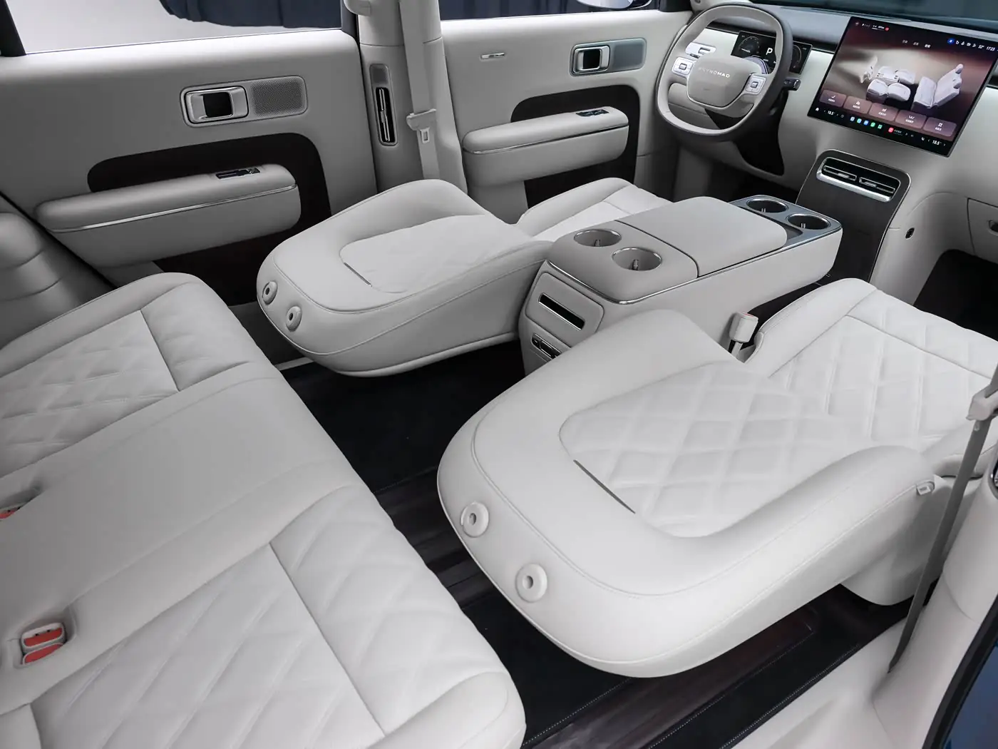 sky-nomad-n70-interior-white-34