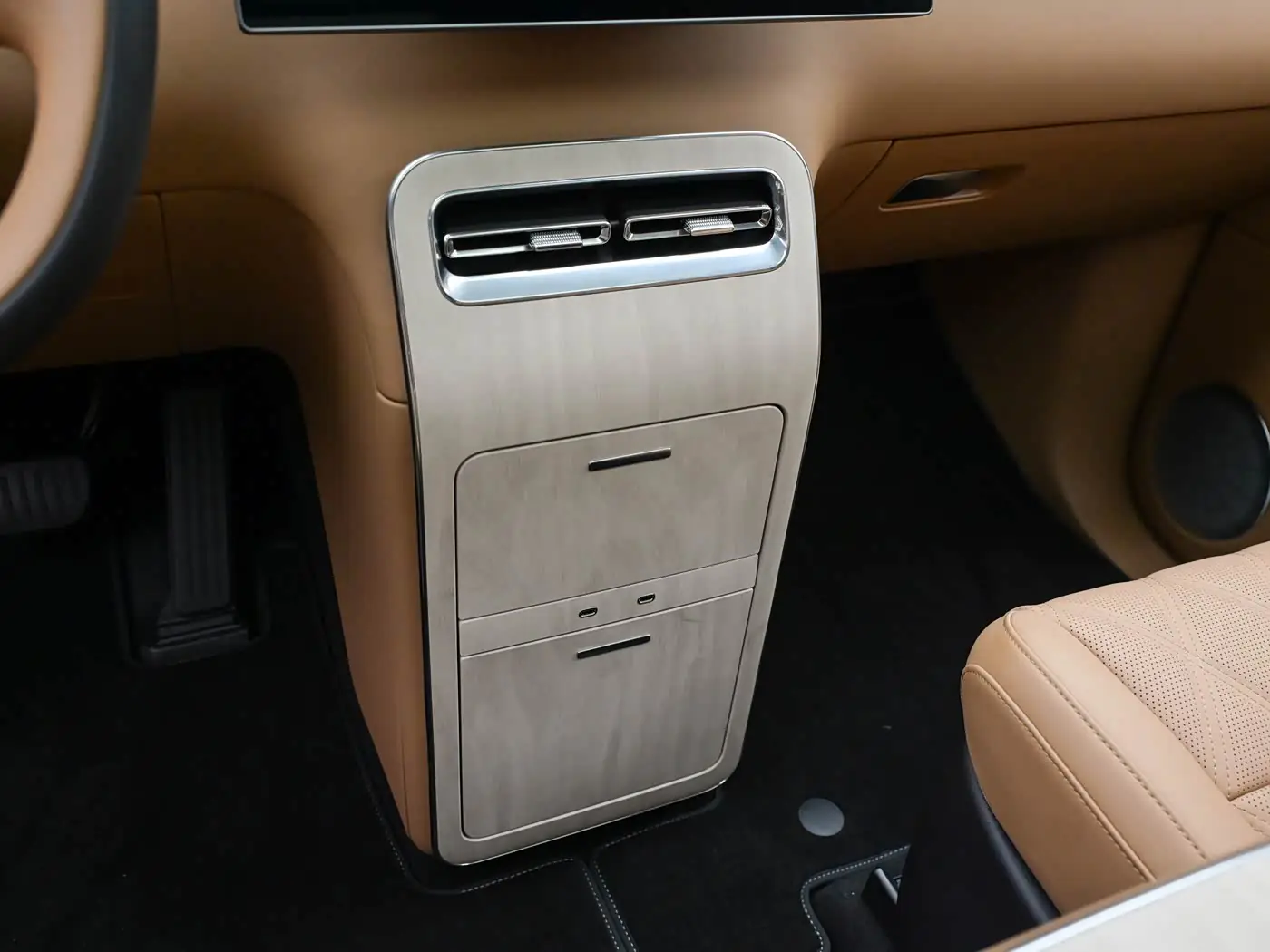 skynomad-n90-interior-brown-16