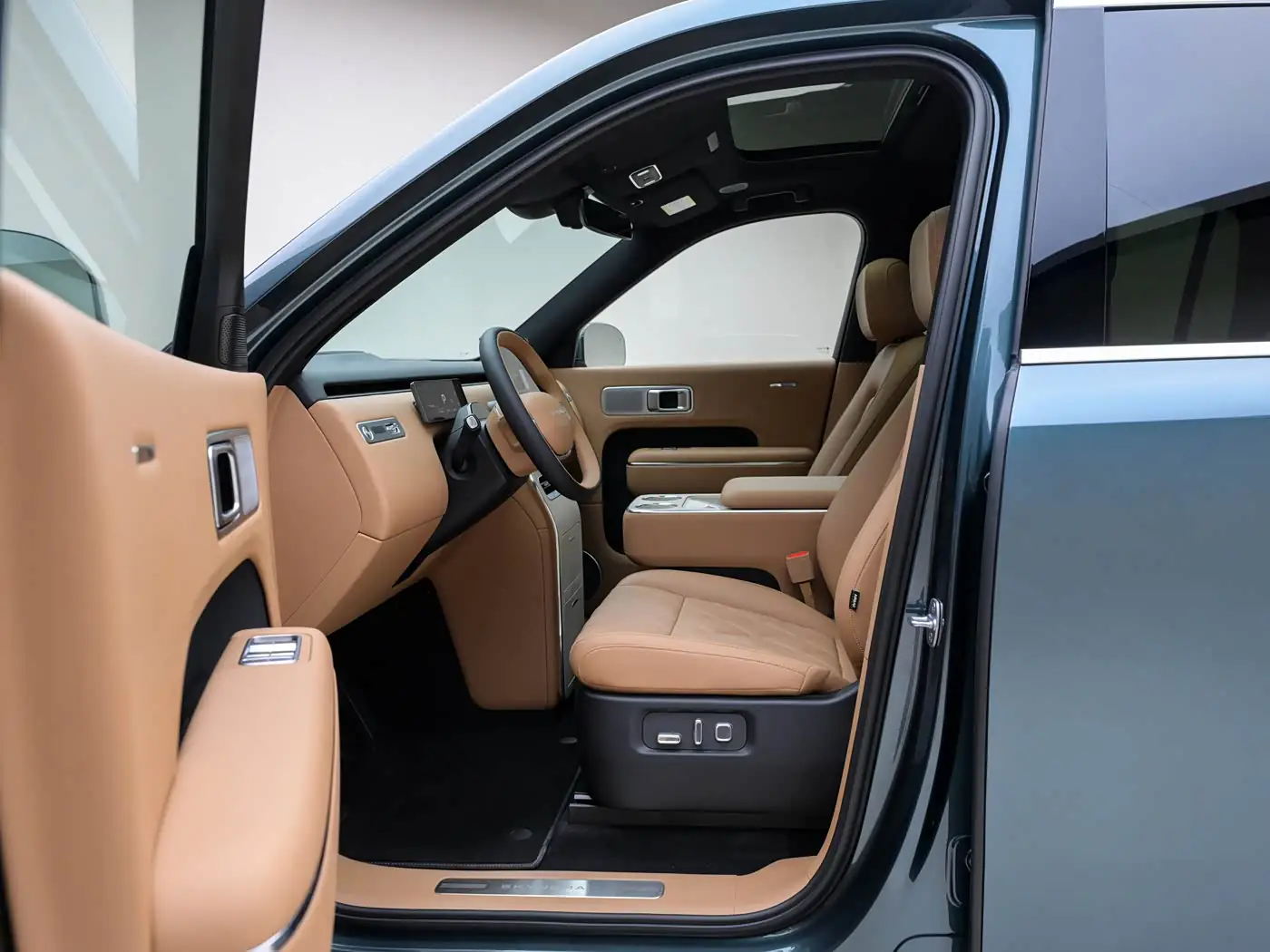 skynomad-n90-interior-brown-17