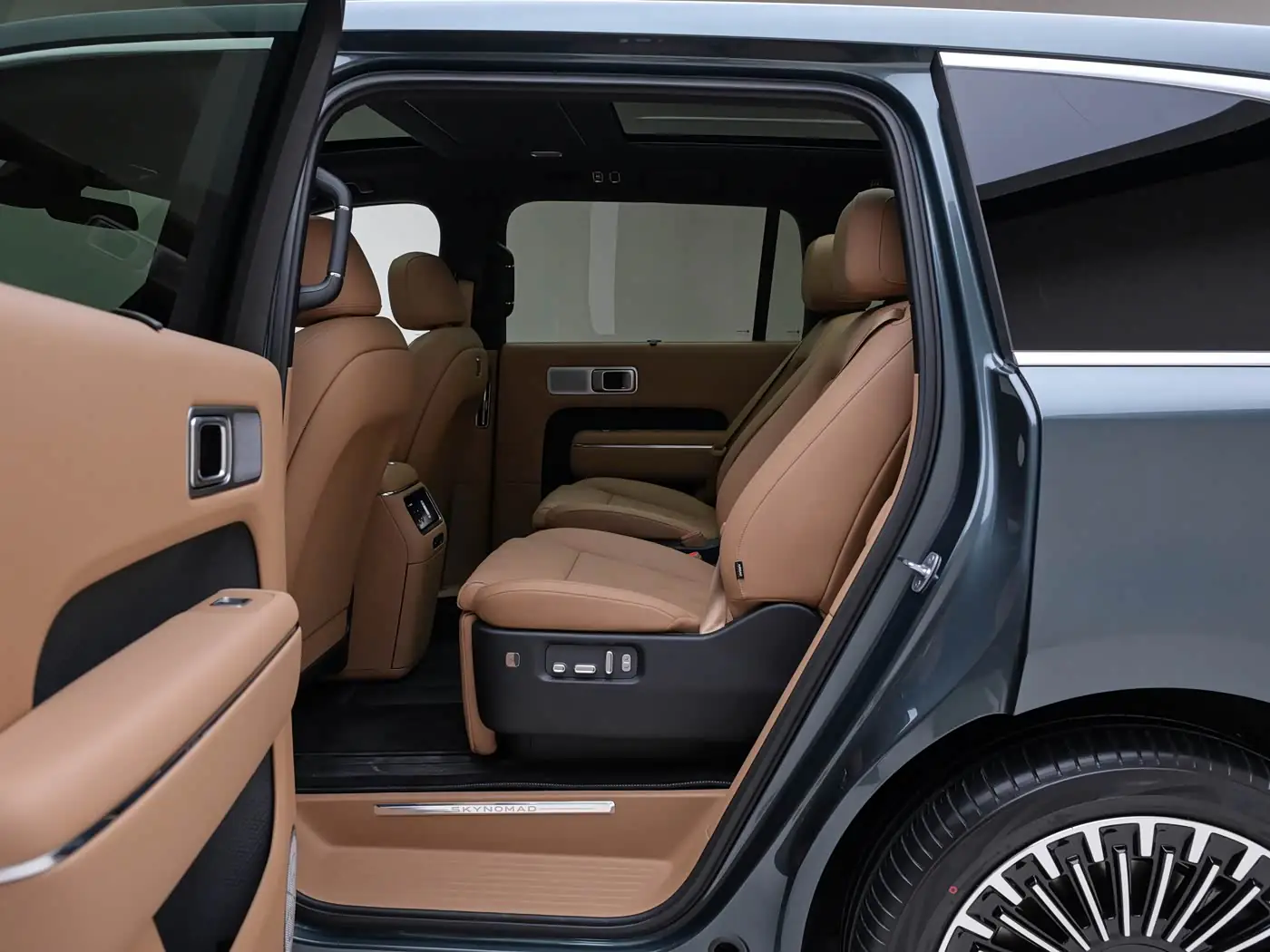 skynomad-n90-interior-brown-23
