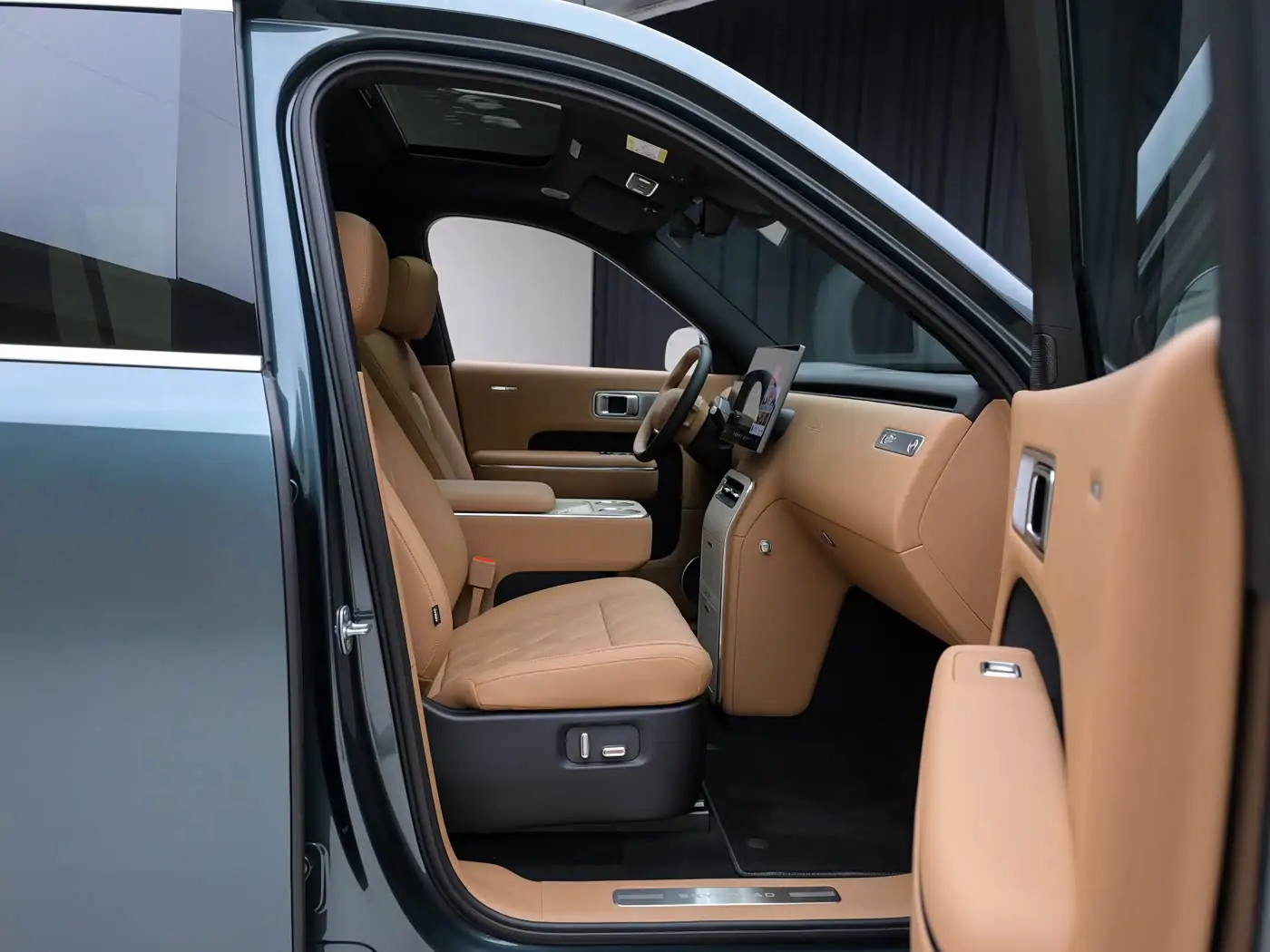 skynomad-n90-interior-brown-32