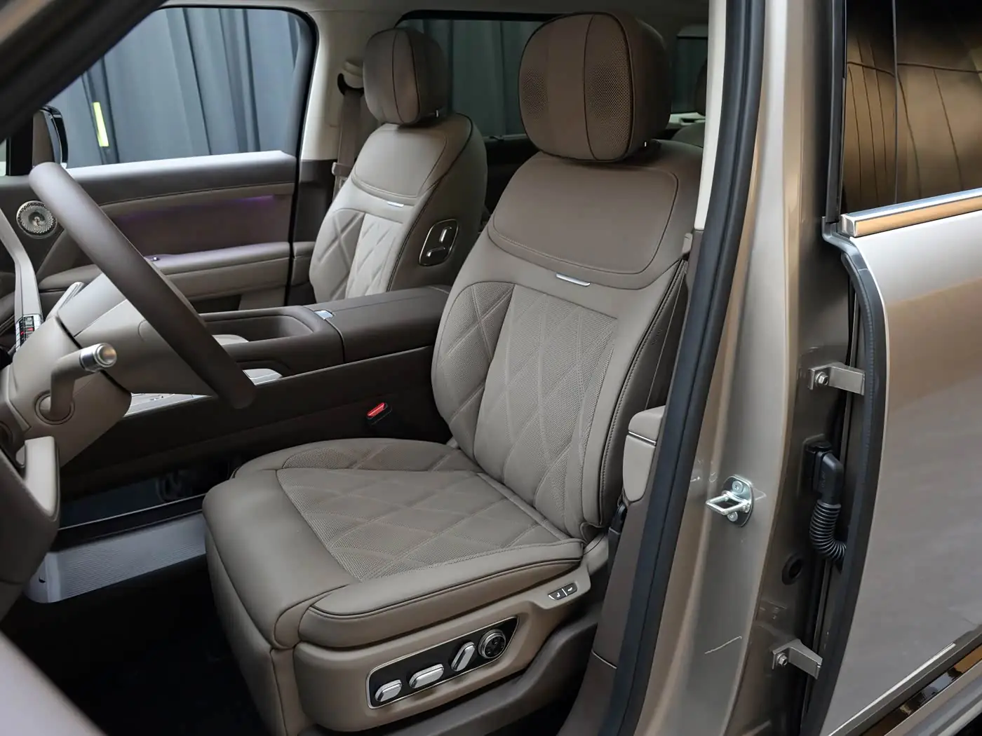 stelato-g9-interior-brown-14