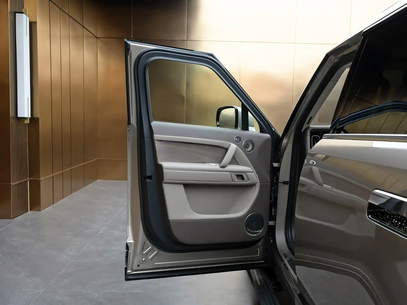 stelato-g9-interior-brown-15