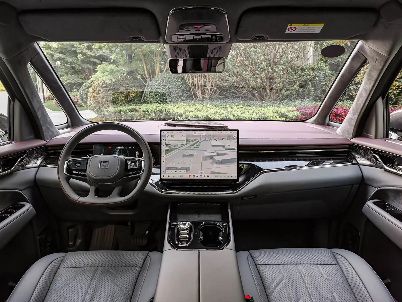 zeekr-009-2026-interior-purple-gray-1