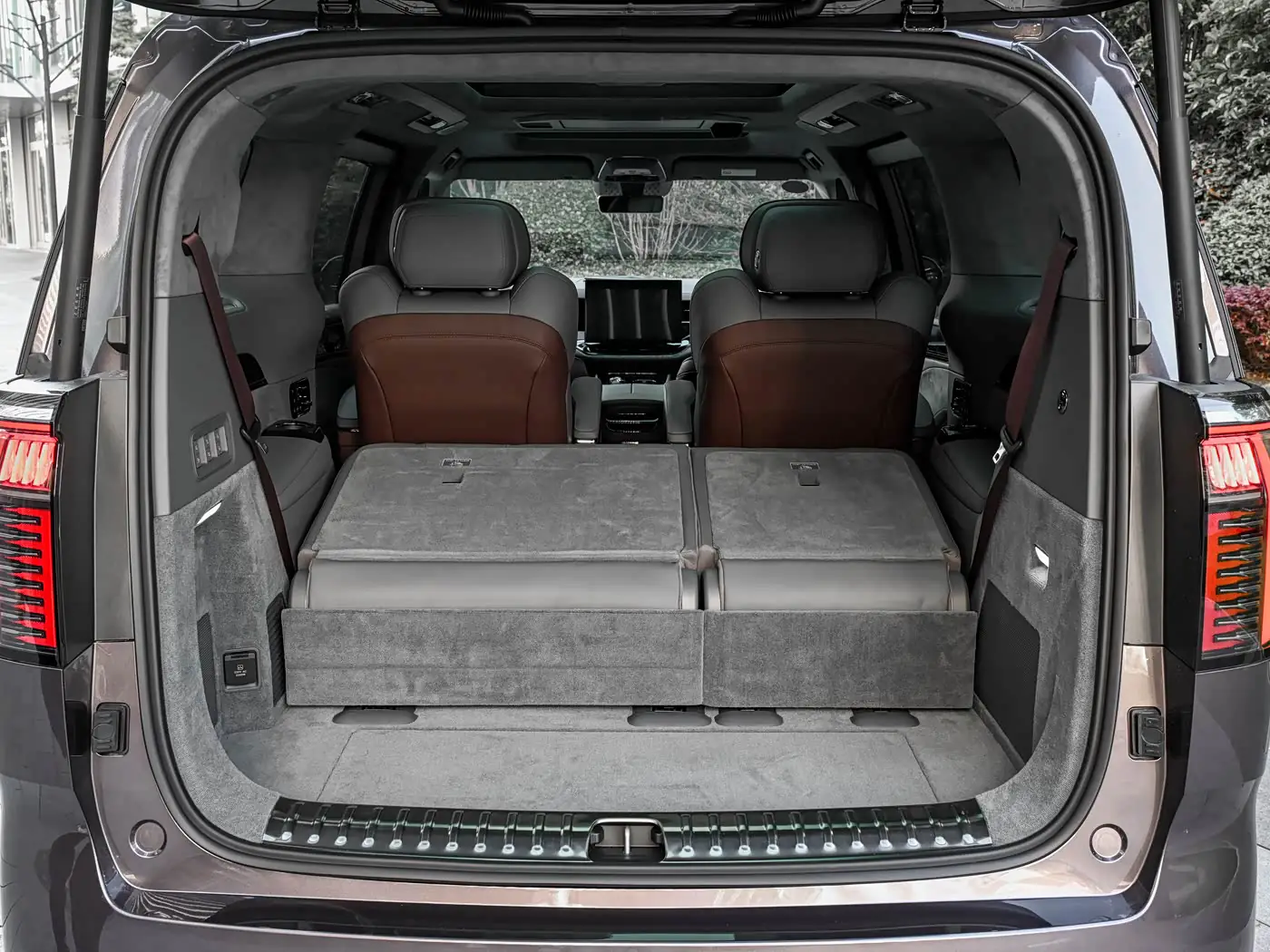 zeekr-009-2026-interior-purple-gray-26